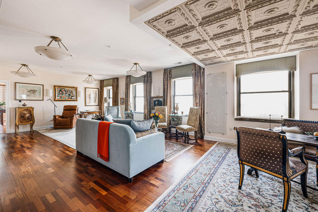 606 W Wisconsin Ave Unit: 1801