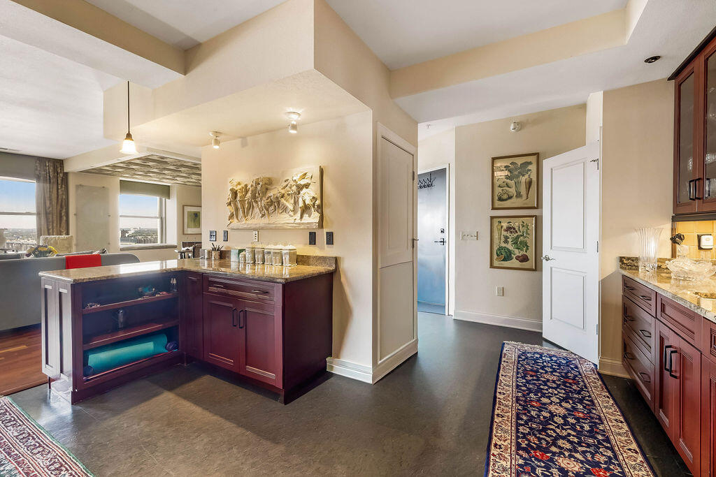 606 W Wisconsin Ave Unit: 1801
