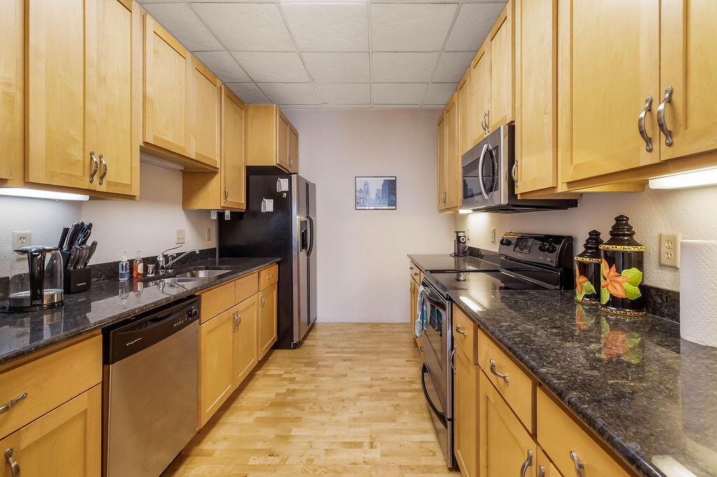 606 W Wisconsin Ave Unit: 1801
