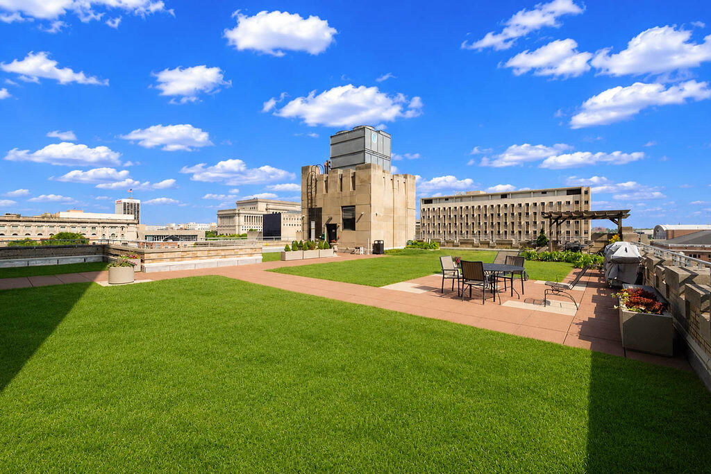 606 W Wisconsin Ave Unit: 1801