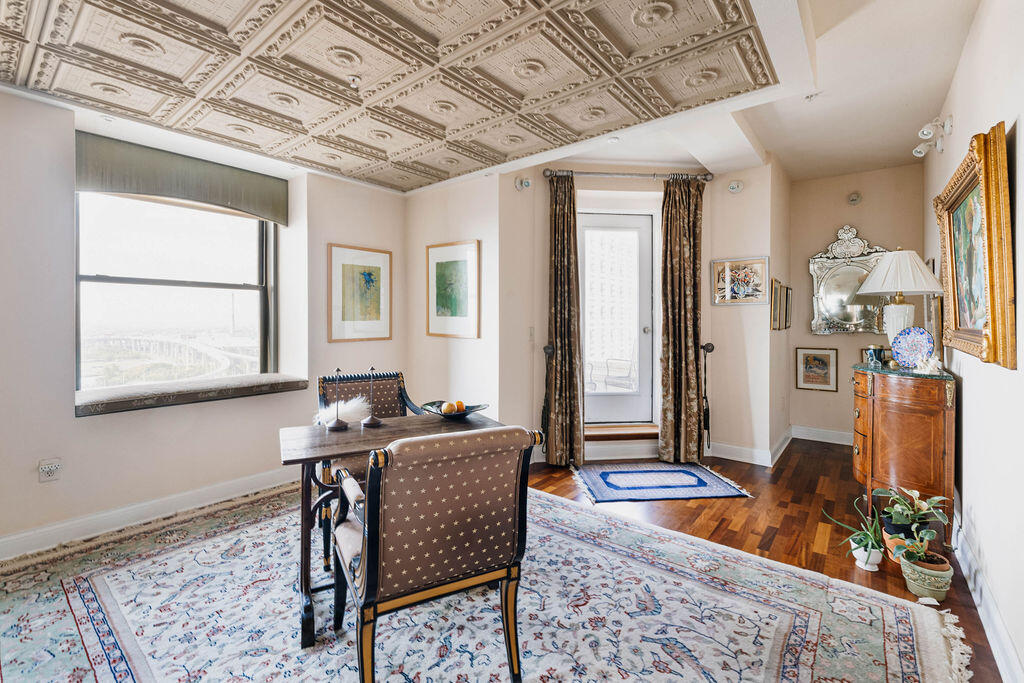 606 W Wisconsin Ave Unit: 1801