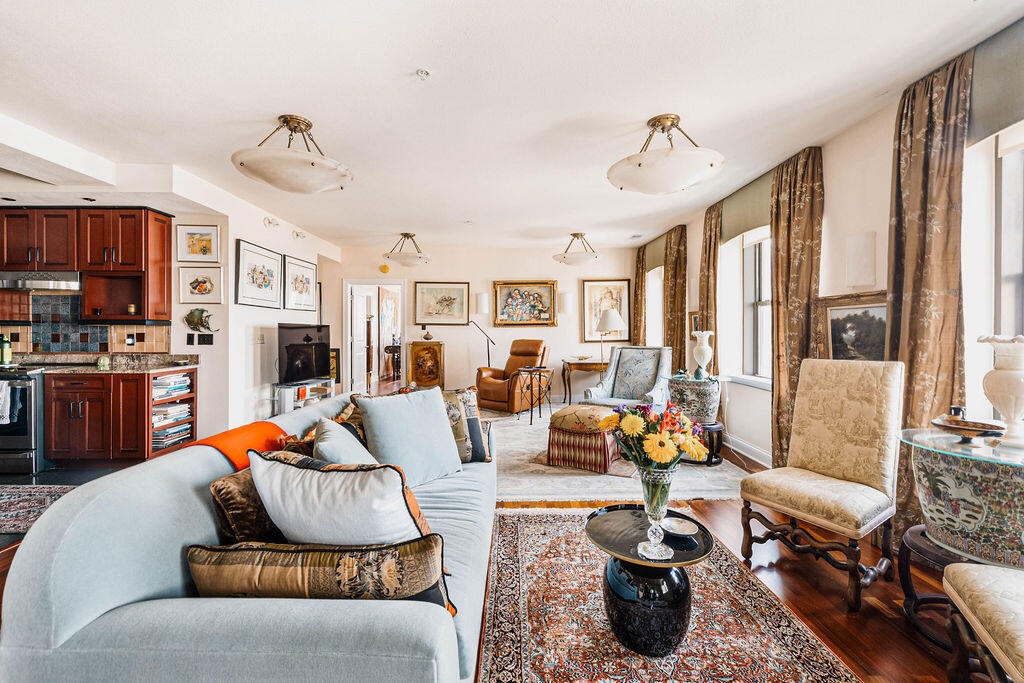 606 W Wisconsin Ave Unit: 1801