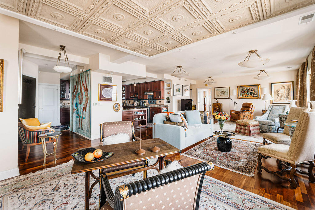 606 W Wisconsin Ave Unit: 1801