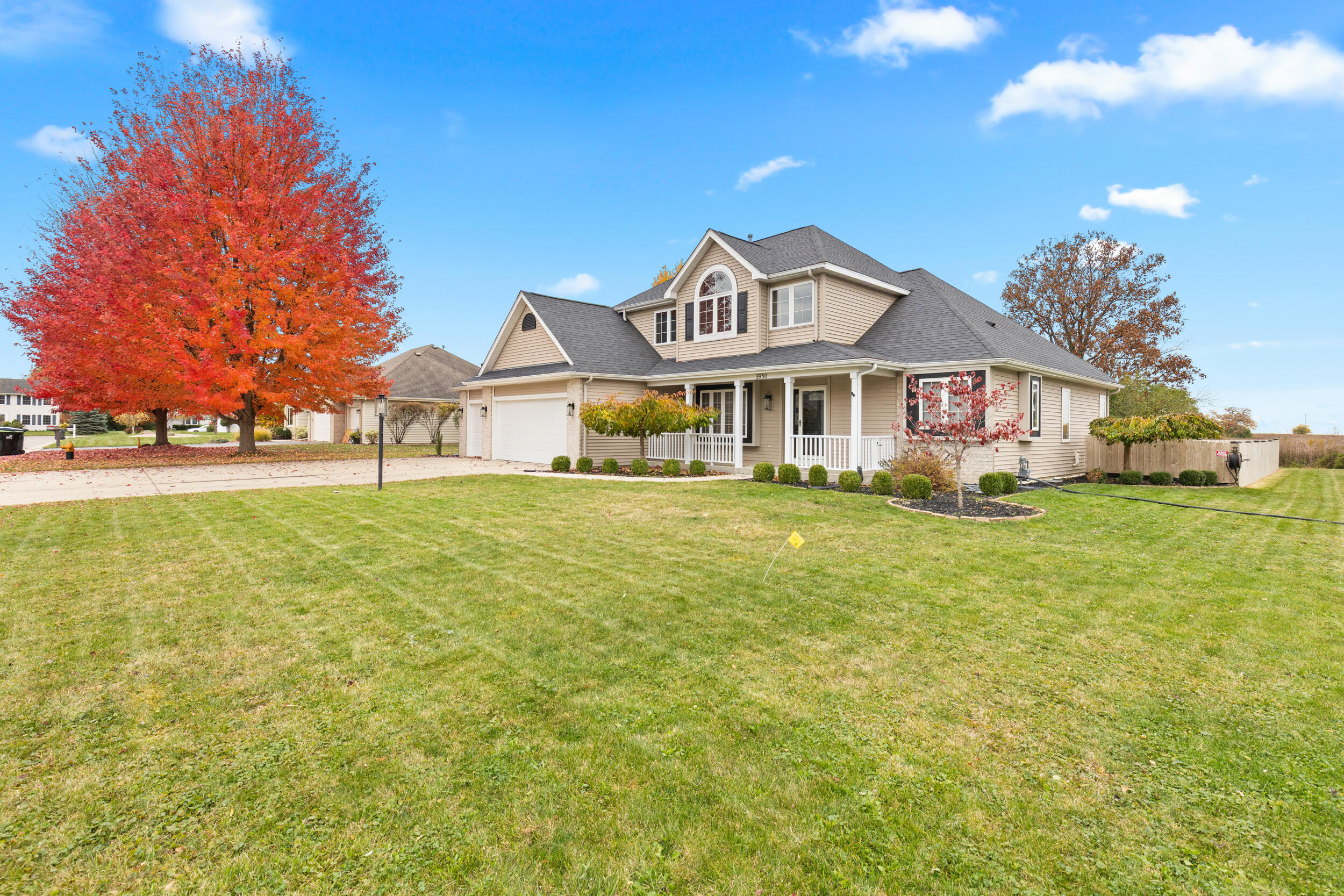 3950 Royal Oaks Dr