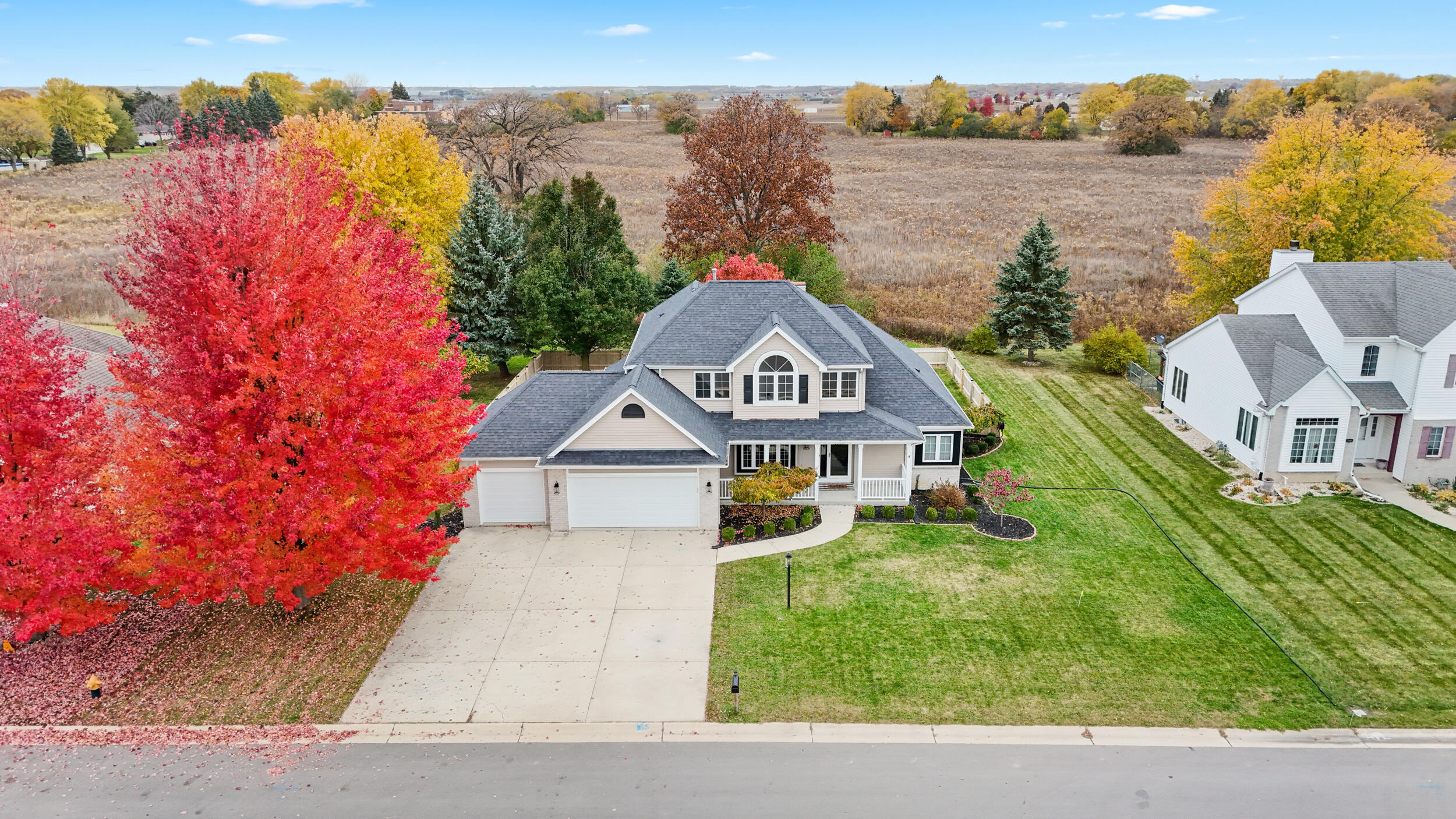 3950 Royal Oaks Dr
