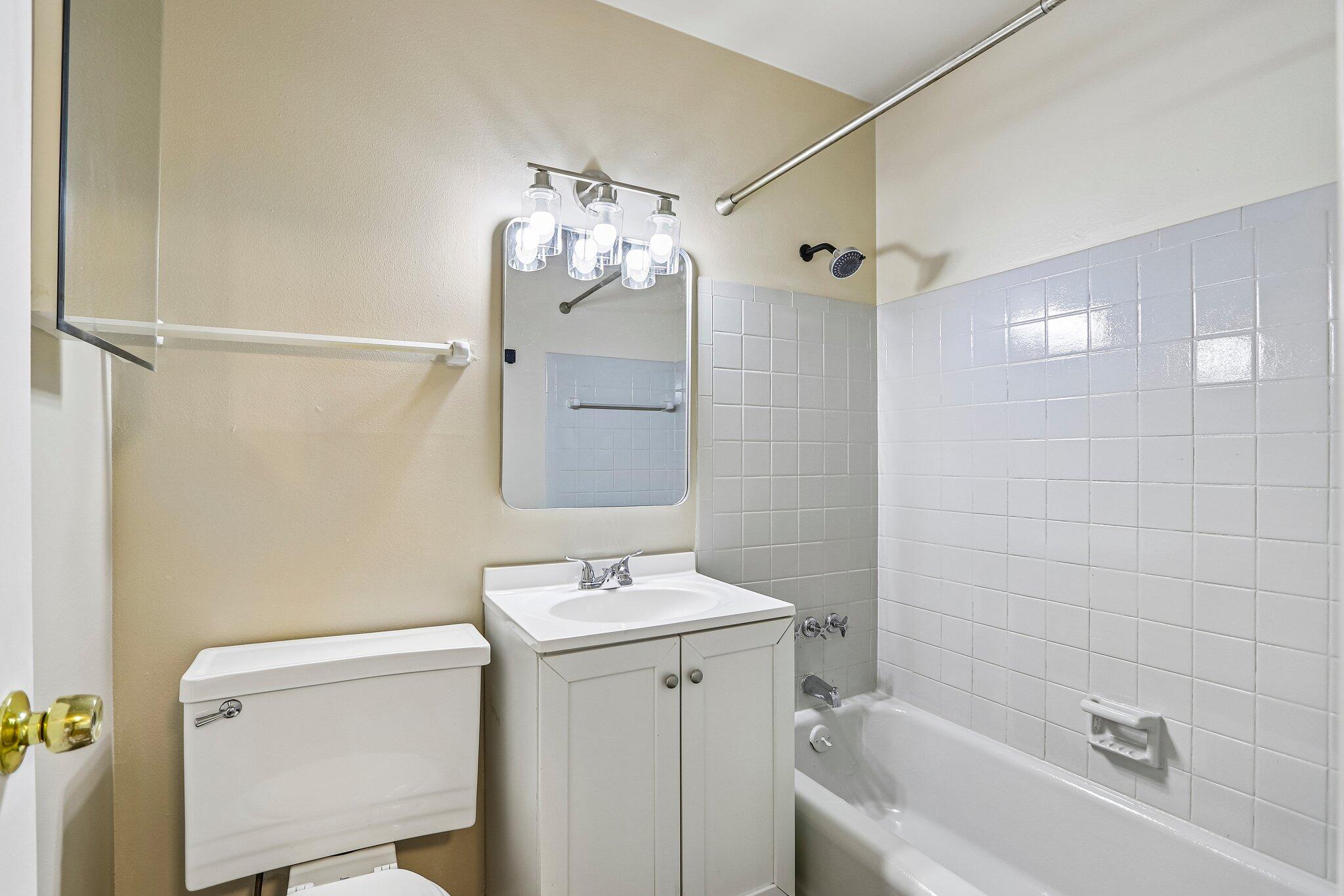 3119 S 122nd St Unit: 17