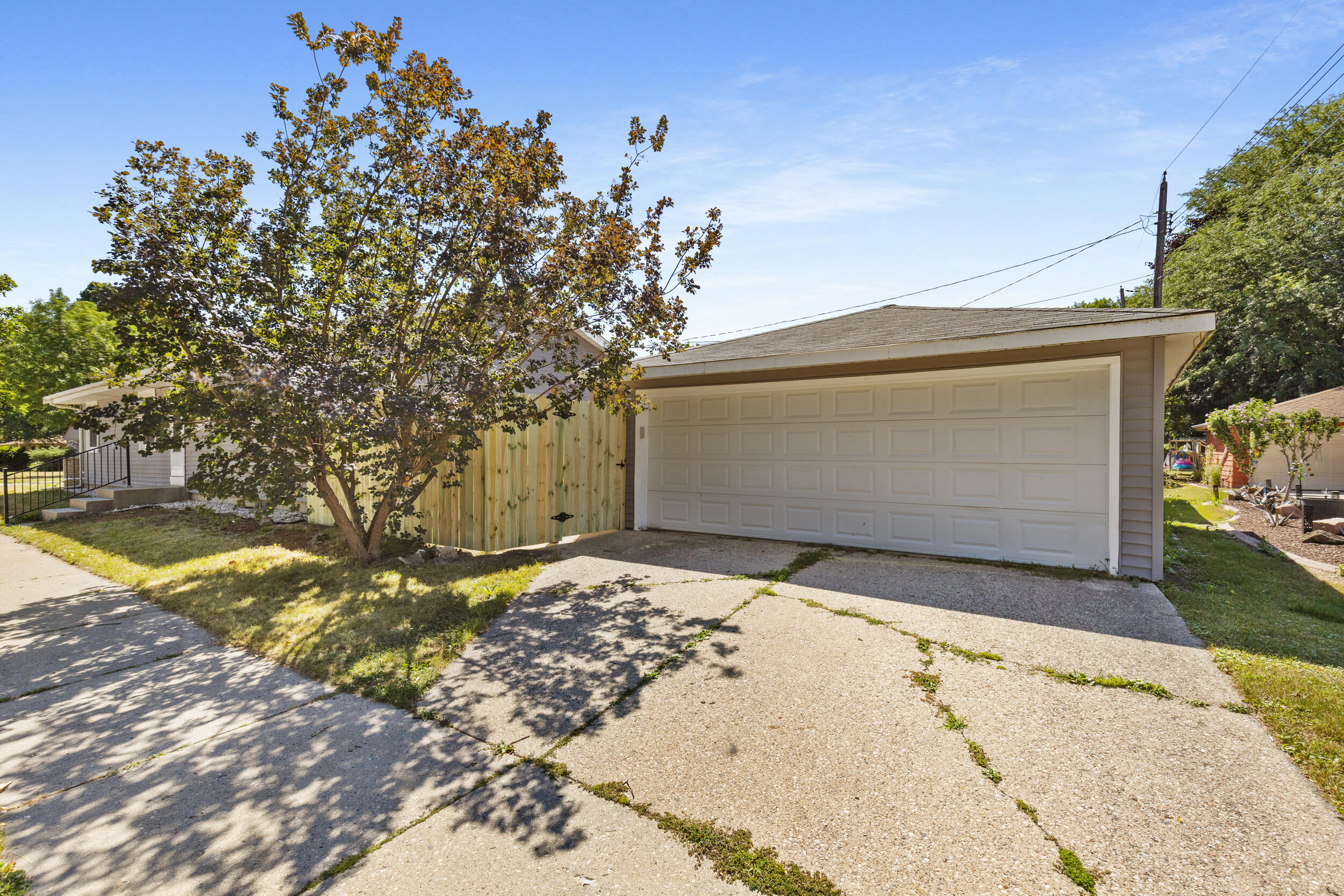 9600 W Morgan Ave