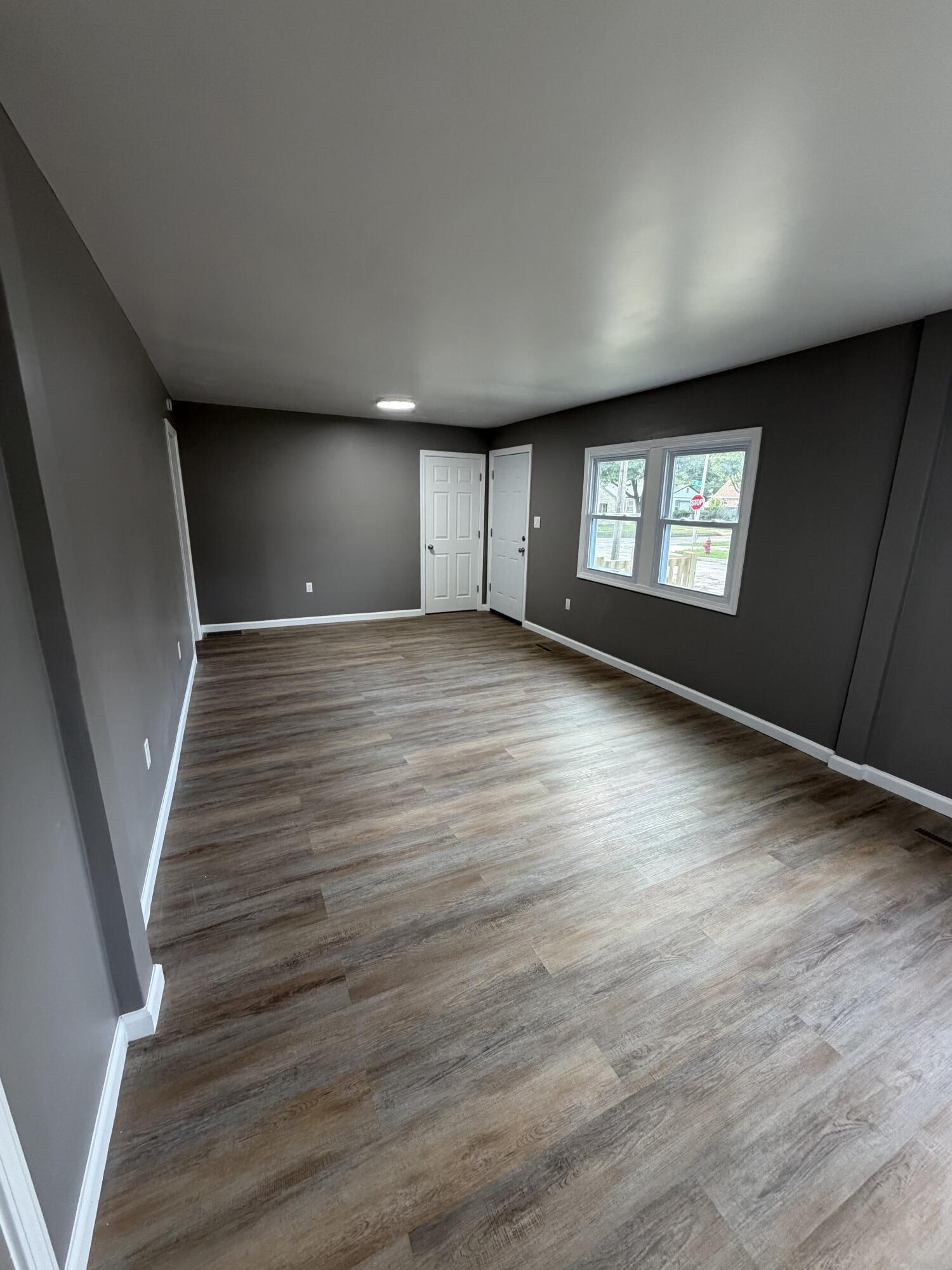4135 W Lancaster Ave