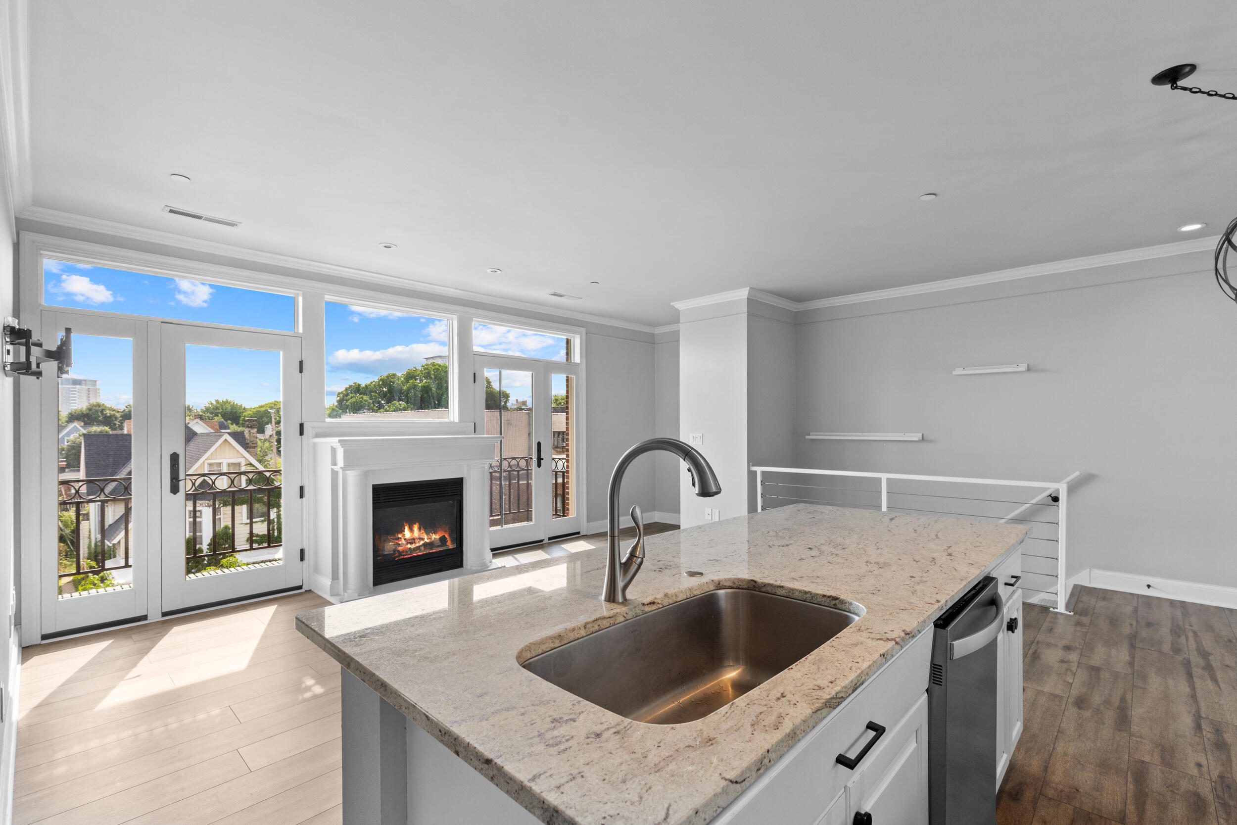 1515 N Van Buren St, 403