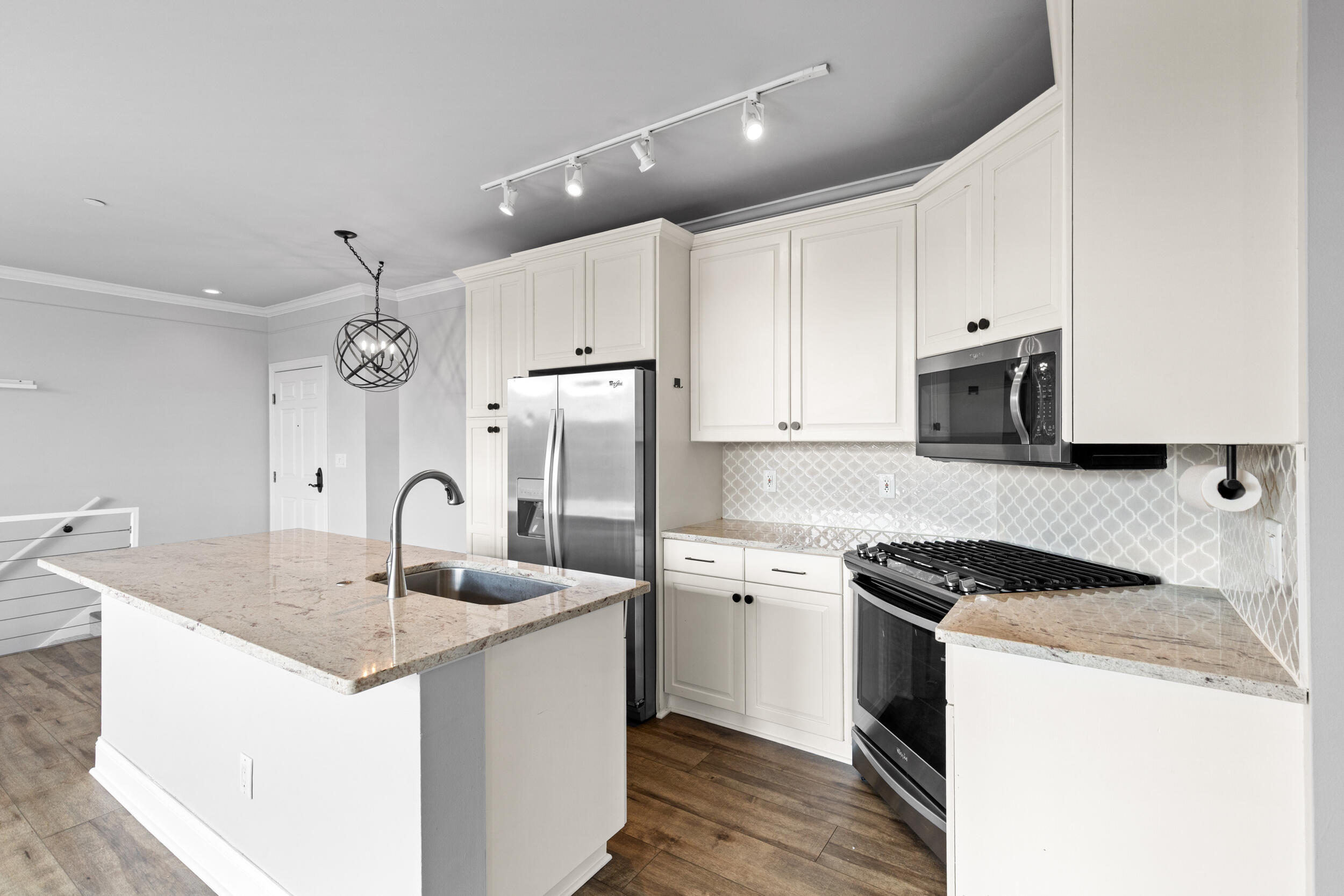 1515 N Van Buren St, 403