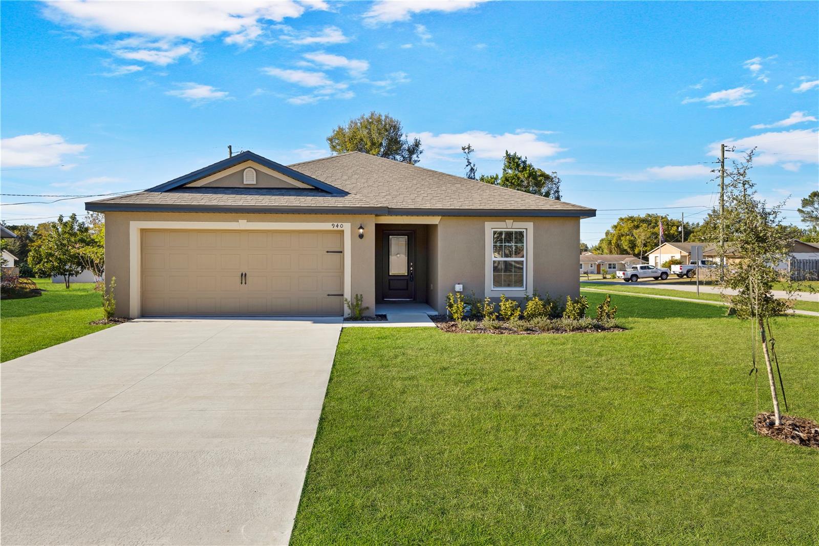 940 CLAYTON DR