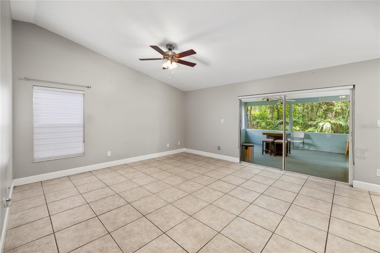1154 DEER LAKE CIR