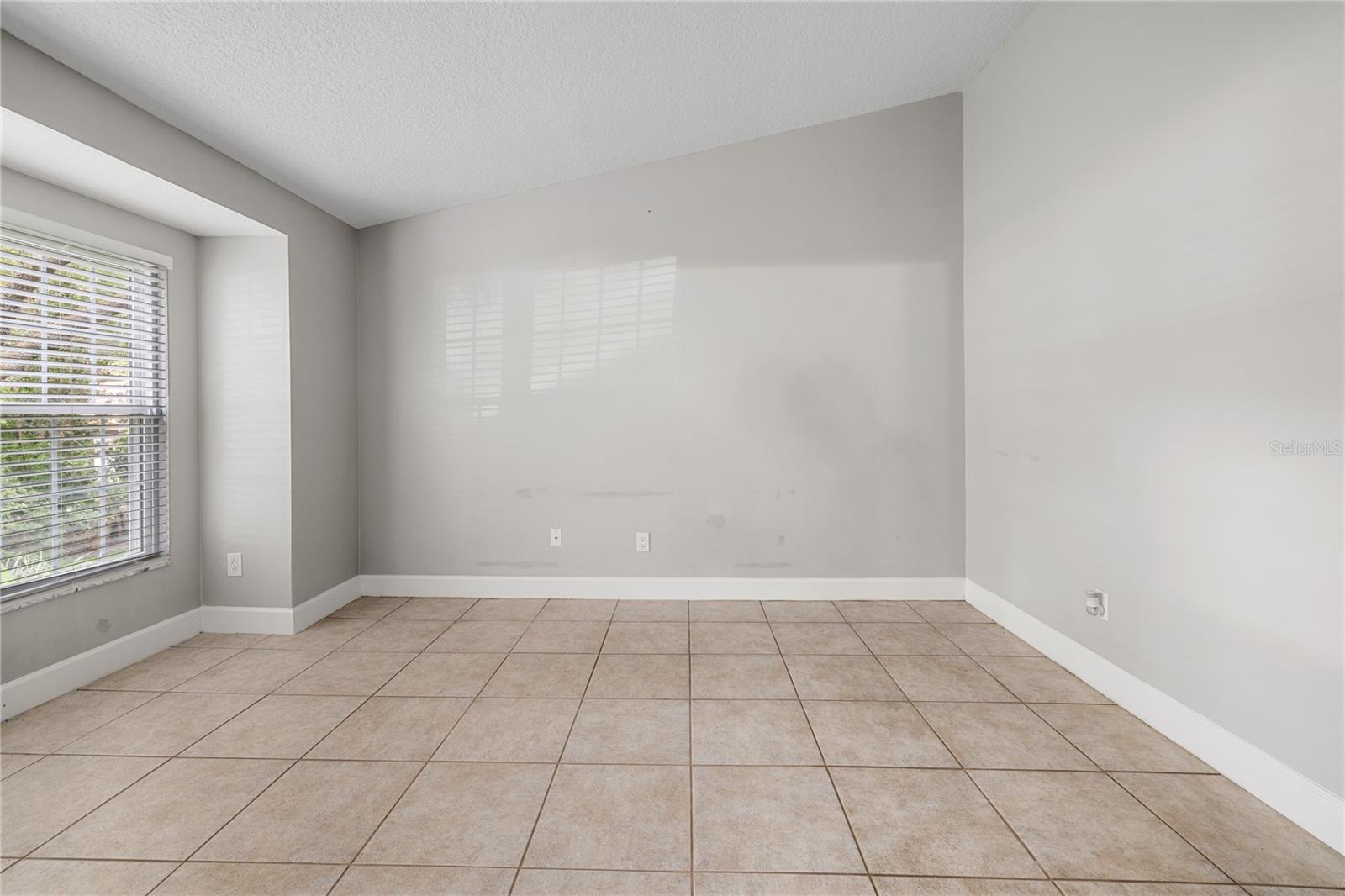 1154 DEER LAKE CIR