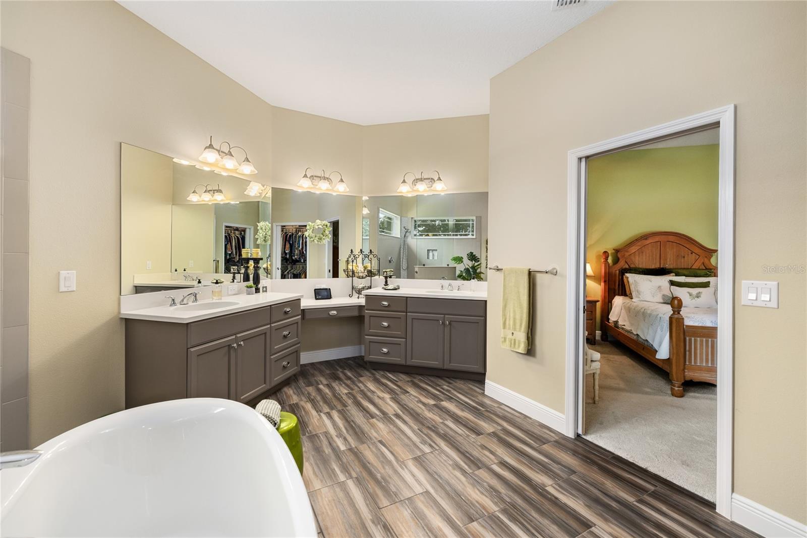 1097 SUGAR LOAF KEY LOOP