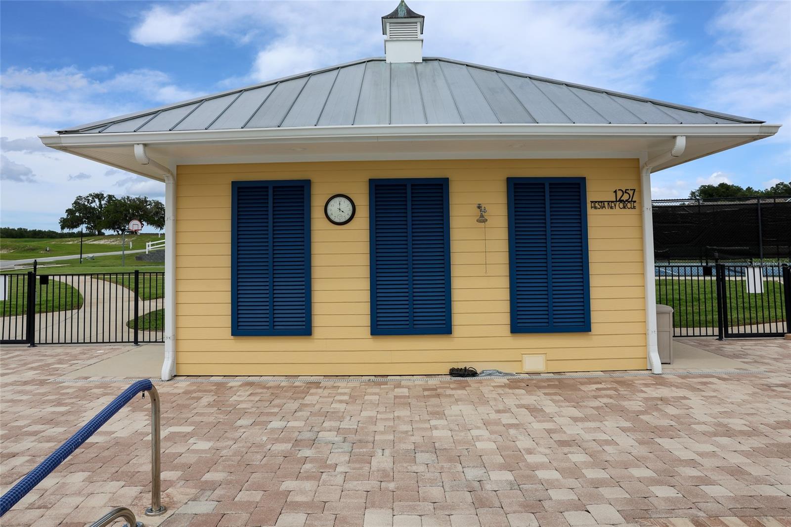 1097 SUGAR LOAF KEY LOOP