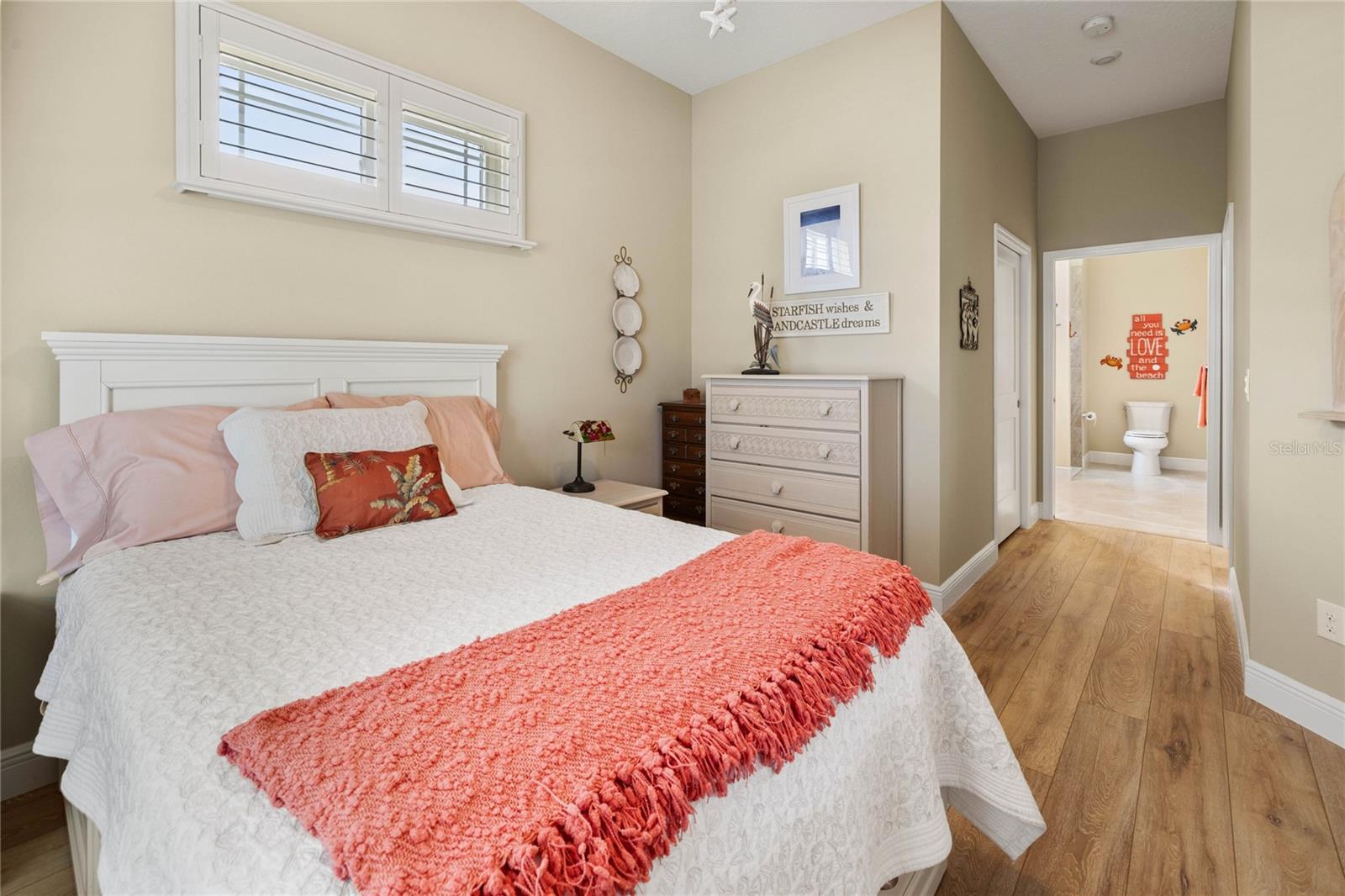 1097 SUGAR LOAF KEY LOOP