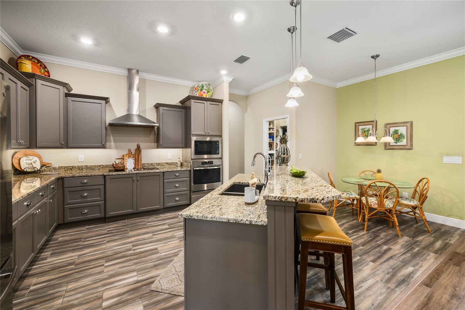 1097 SUGAR LOAF KEY LOOP