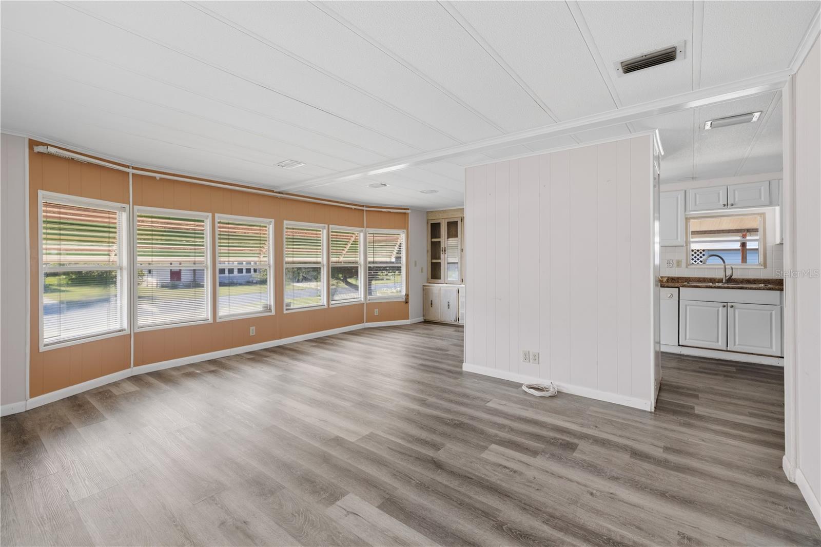 3417 WAX MYRTLE CIR