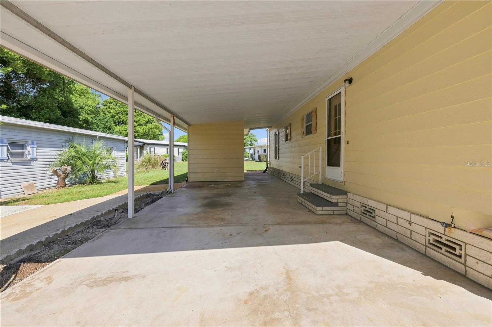 3417 WAX MYRTLE CIR