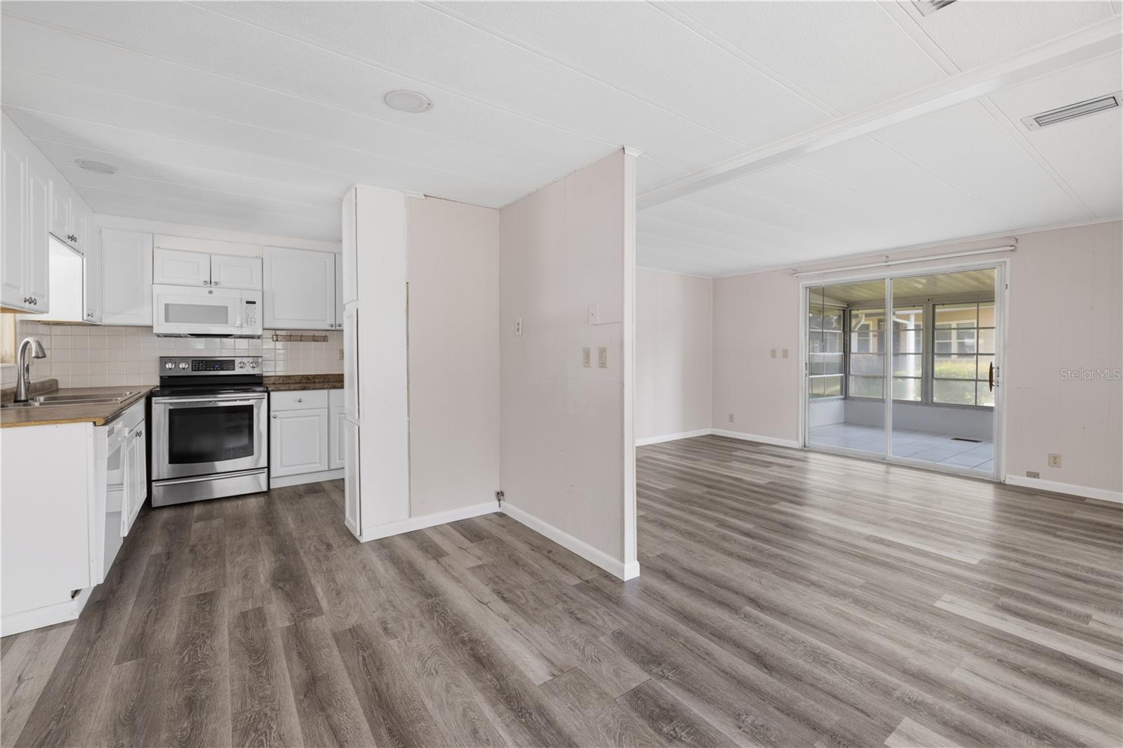 3417 WAX MYRTLE CIR