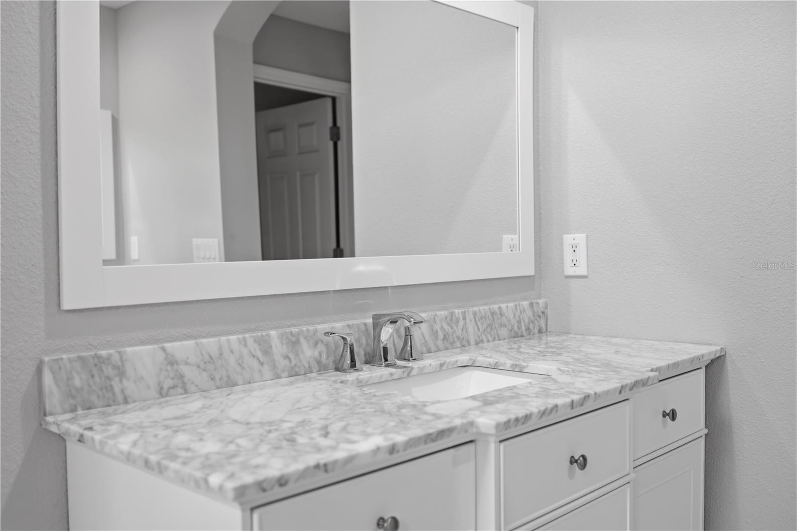 1526 EQUINOX CIR