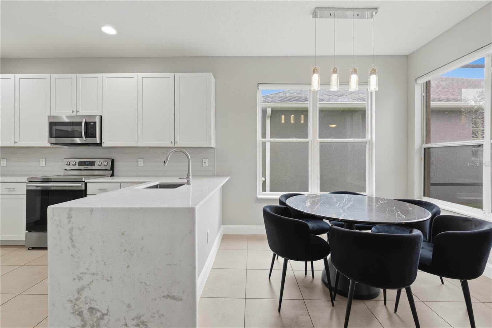 1526 EQUINOX CIR