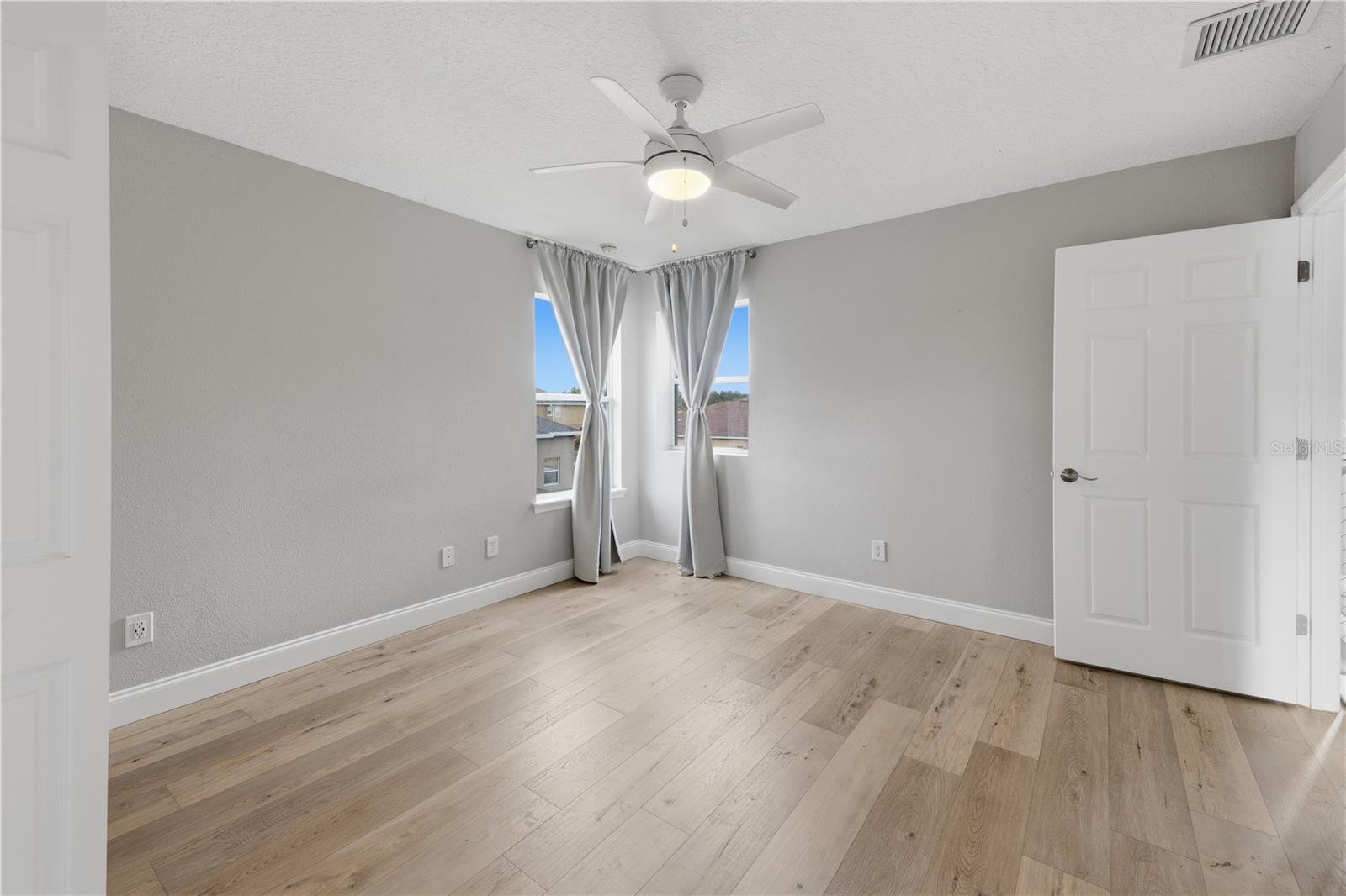 1526 EQUINOX CIR