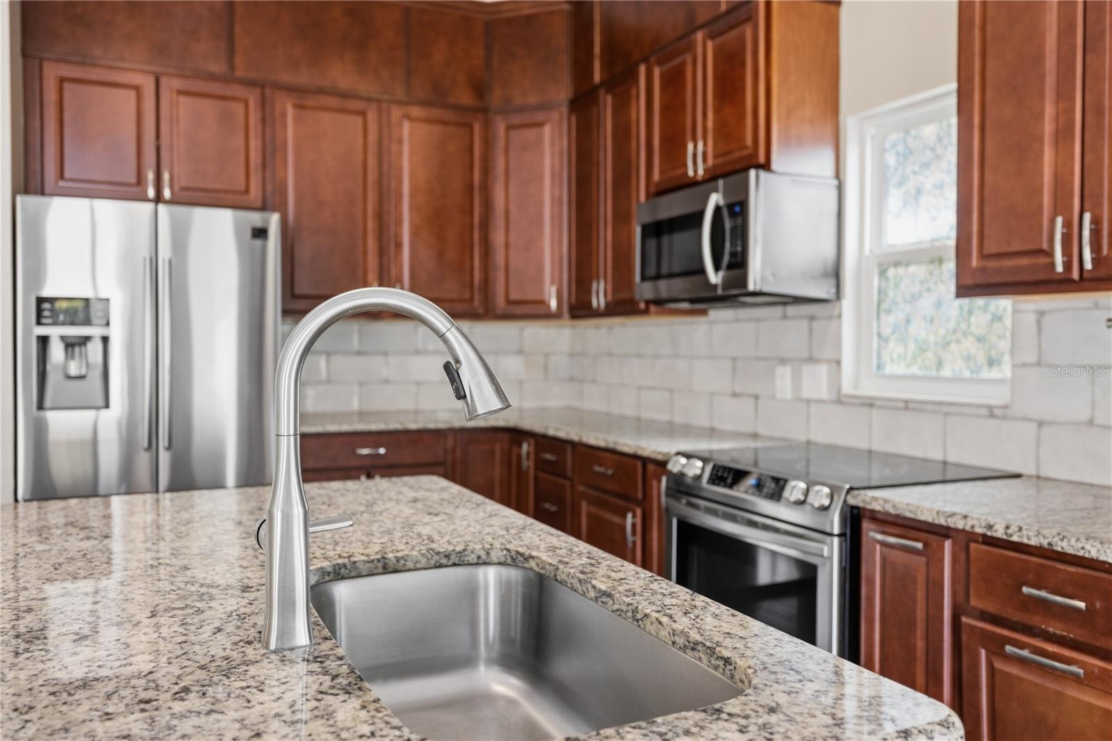 1680 LADY SLIPPER CIR