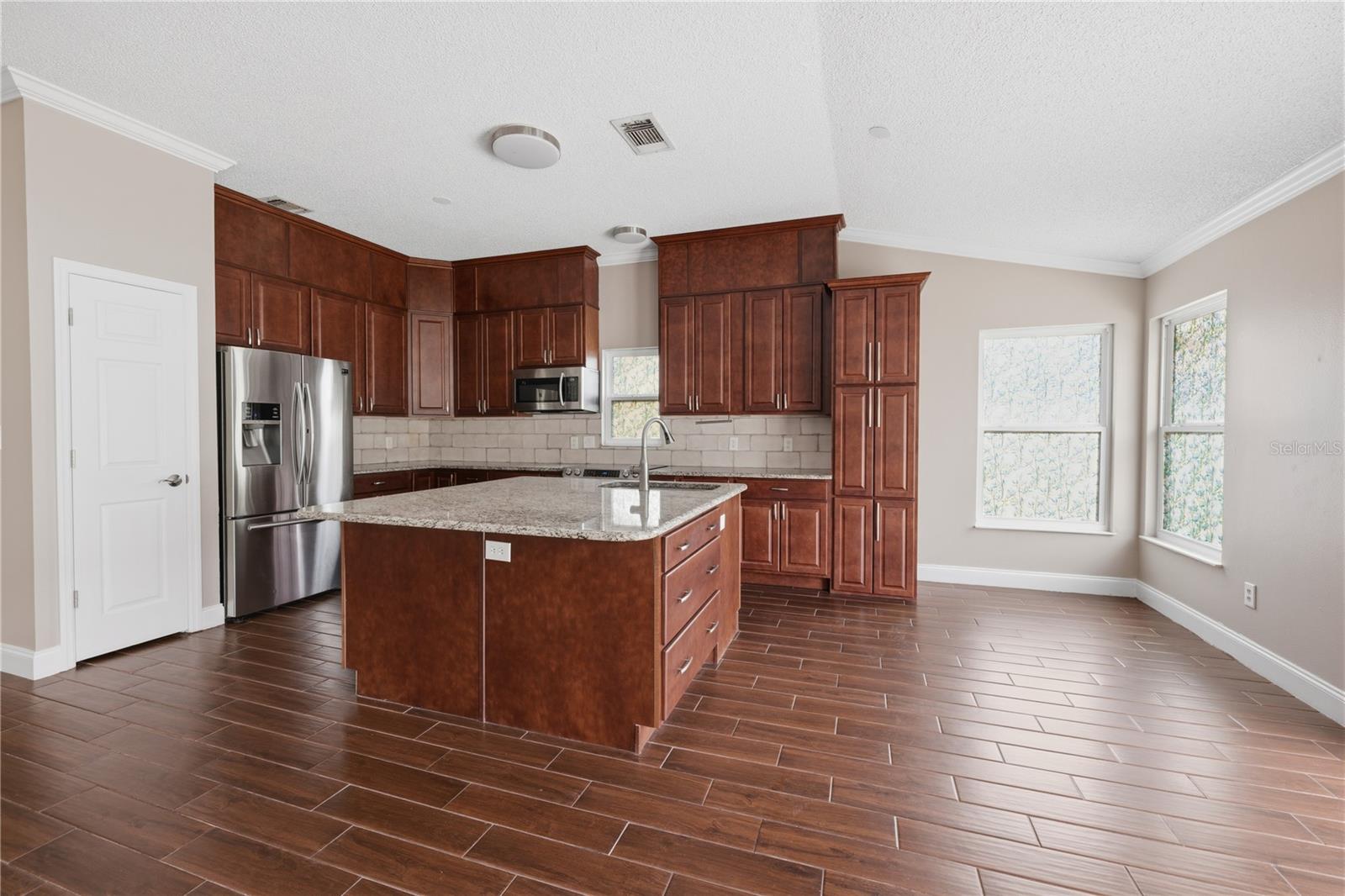 1680 LADY SLIPPER CIR