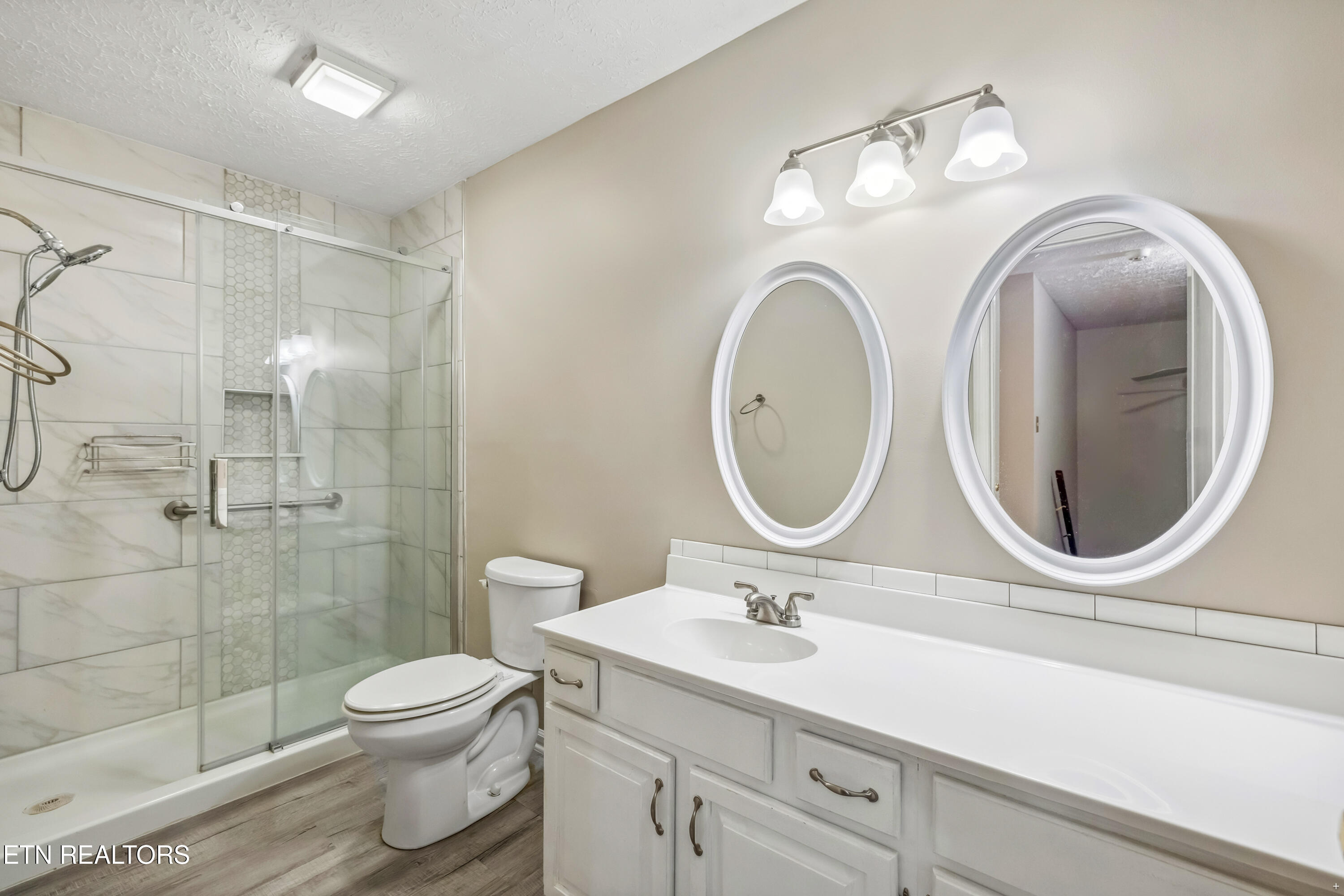 8611 Old Carriage Court