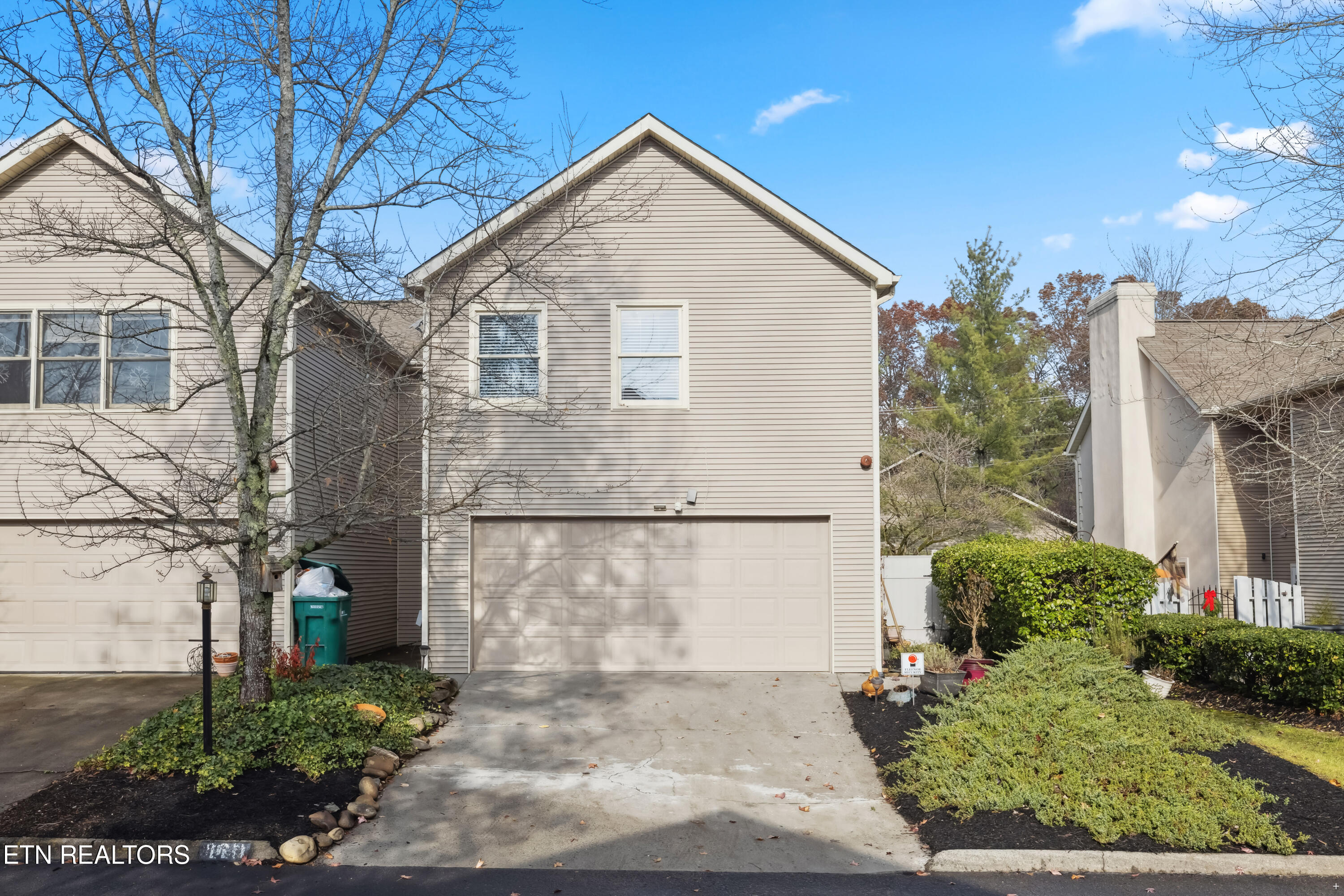 8611 Old Carriage Court