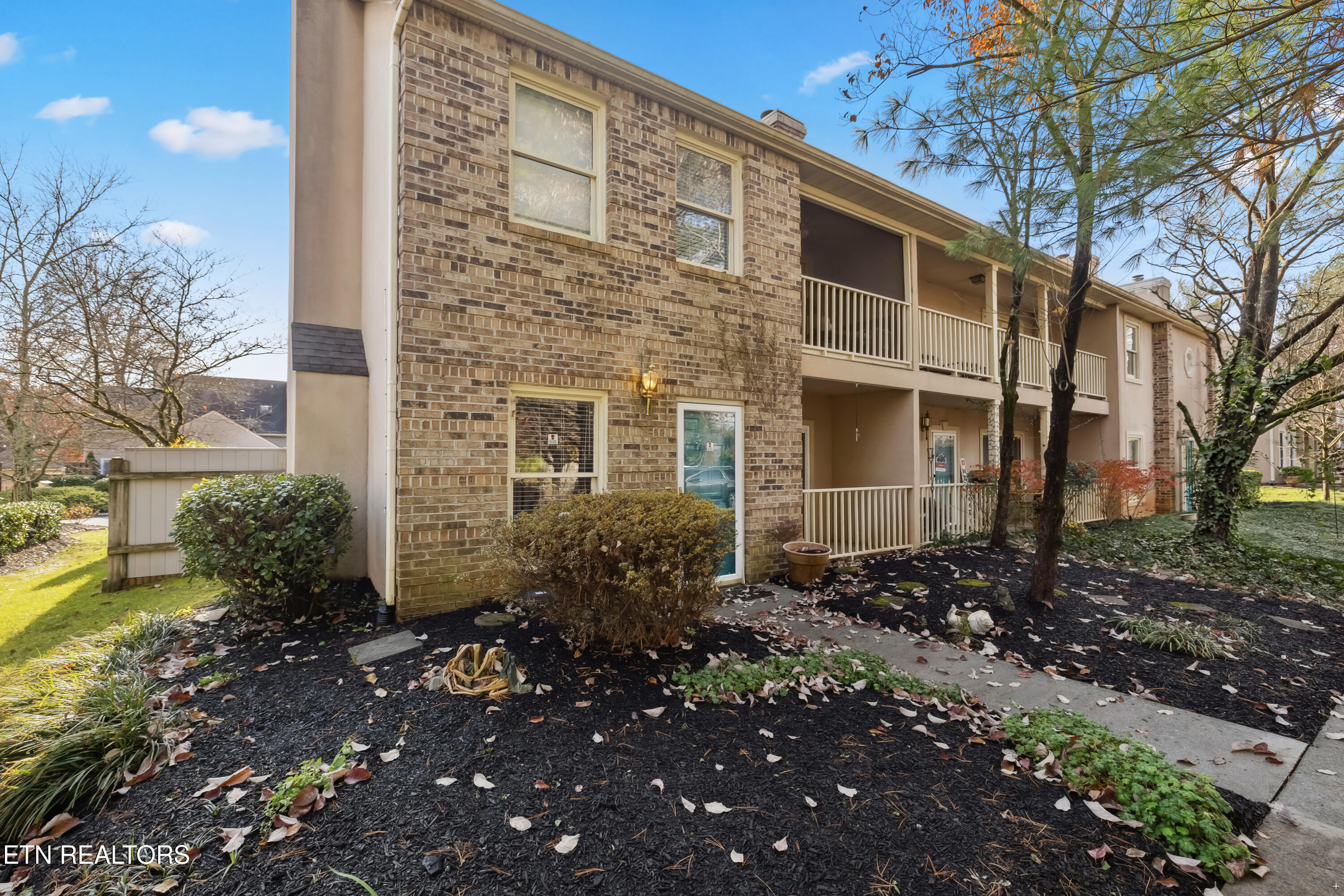 8611 Old Carriage Court