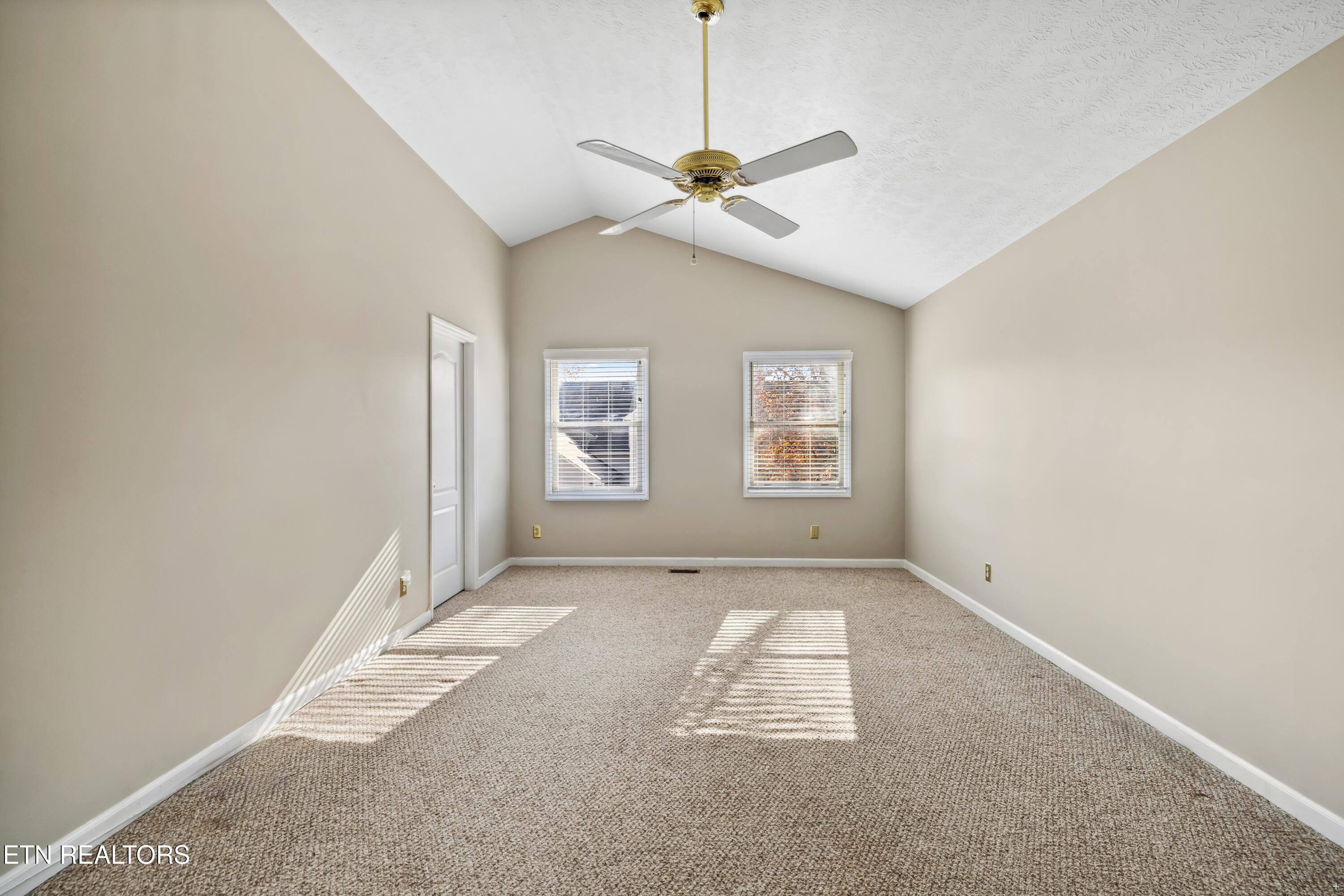 8611 Old Carriage Court