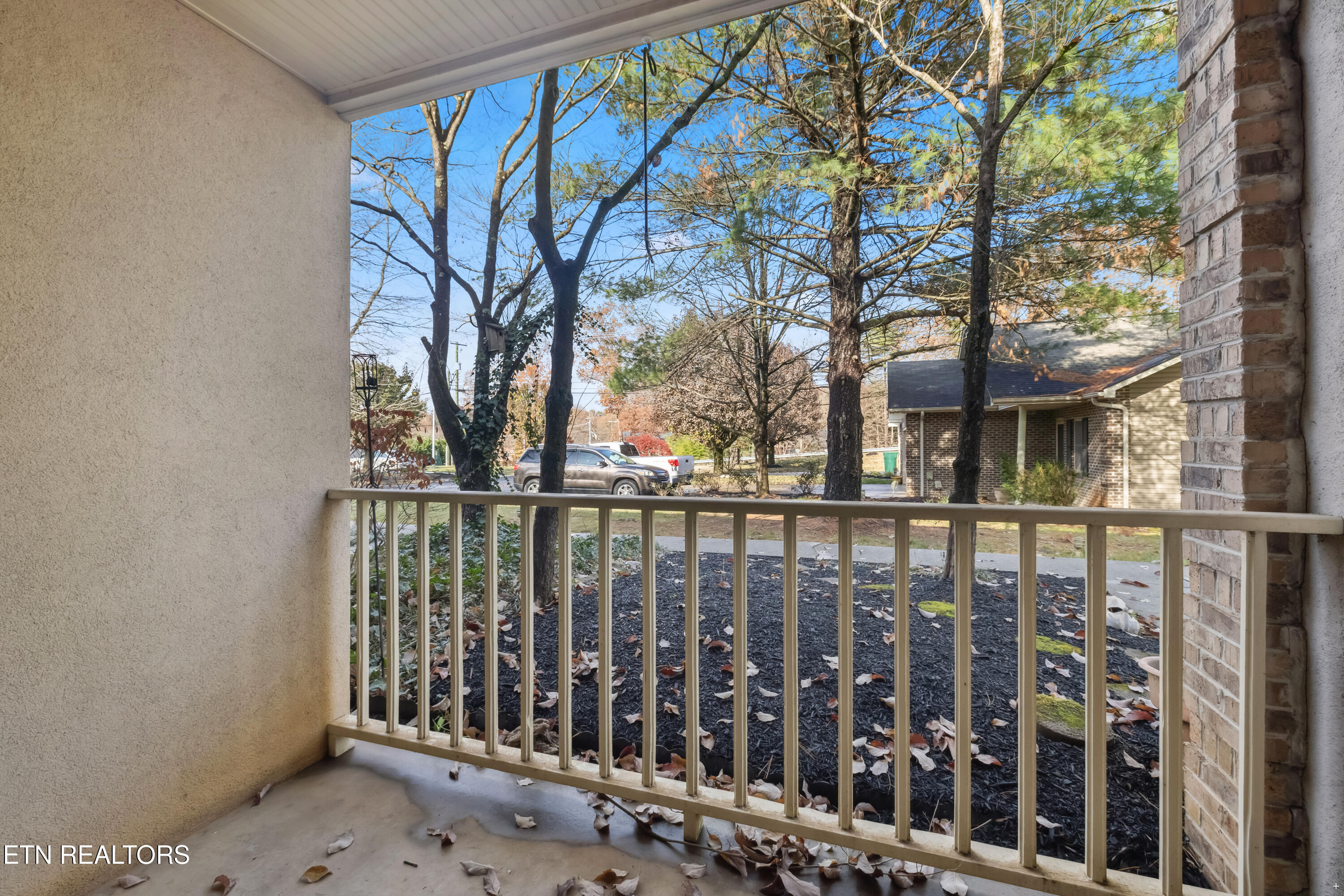 8611 Old Carriage Court