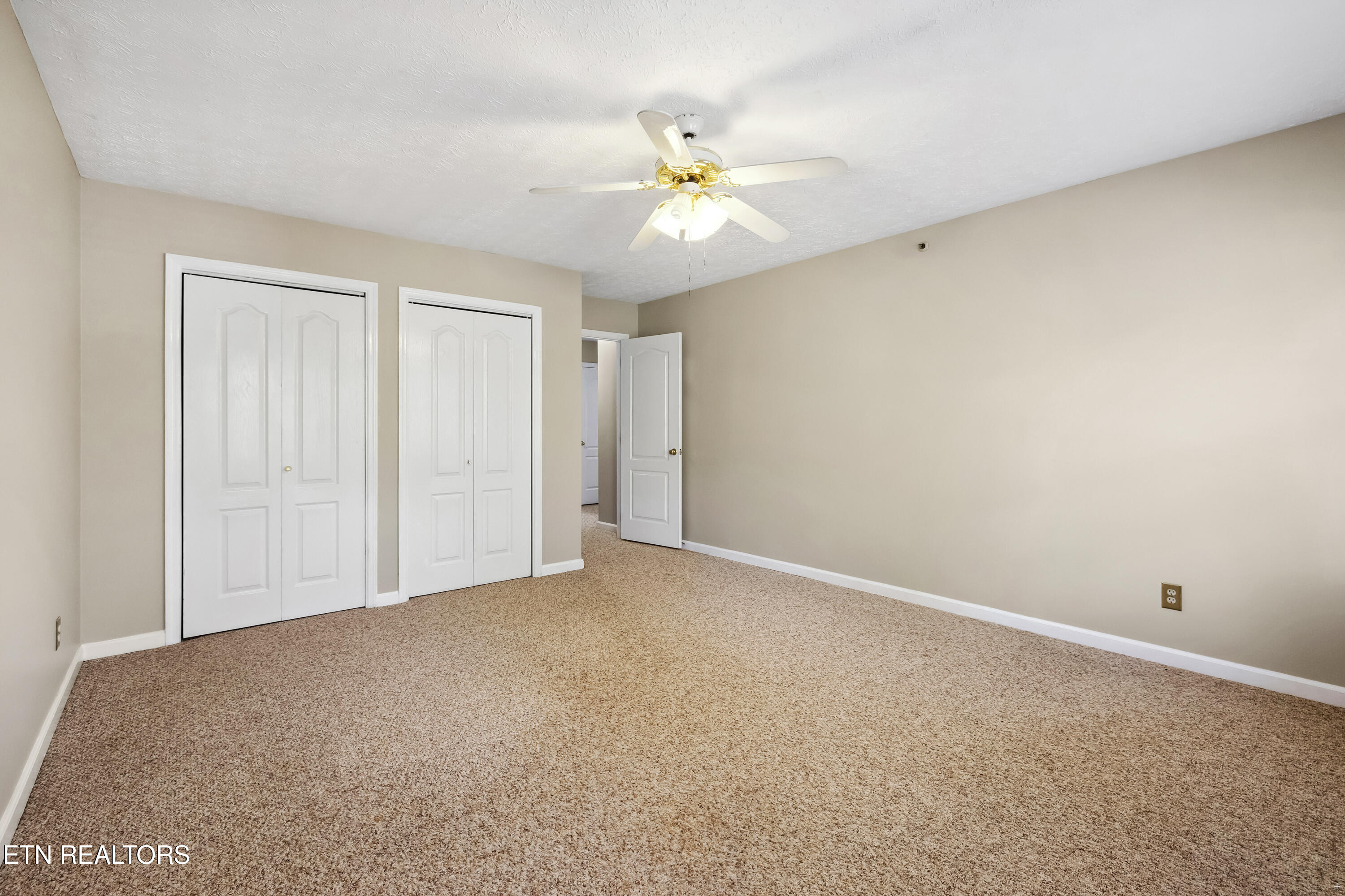8611 Old Carriage Court