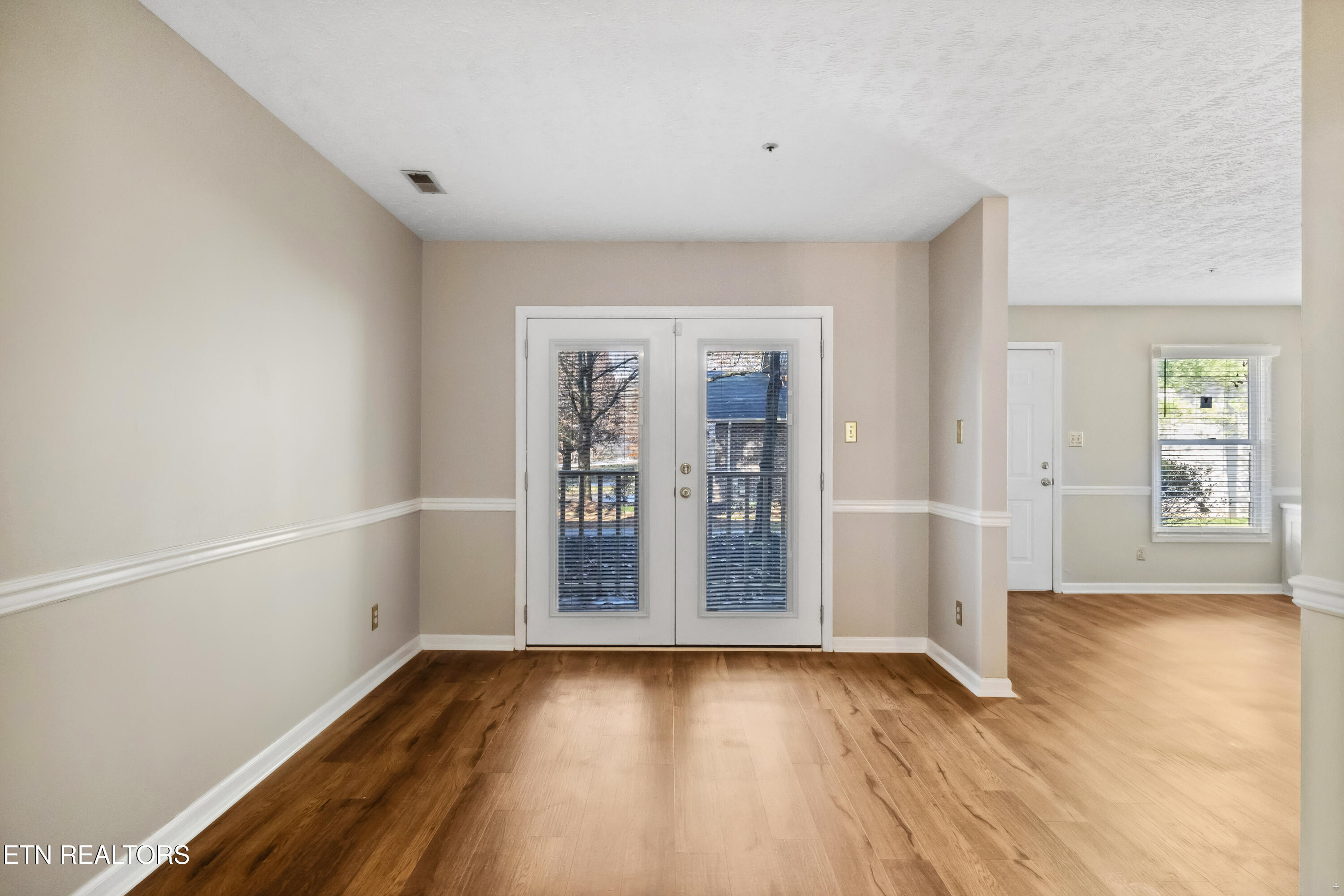 8611 Old Carriage Court