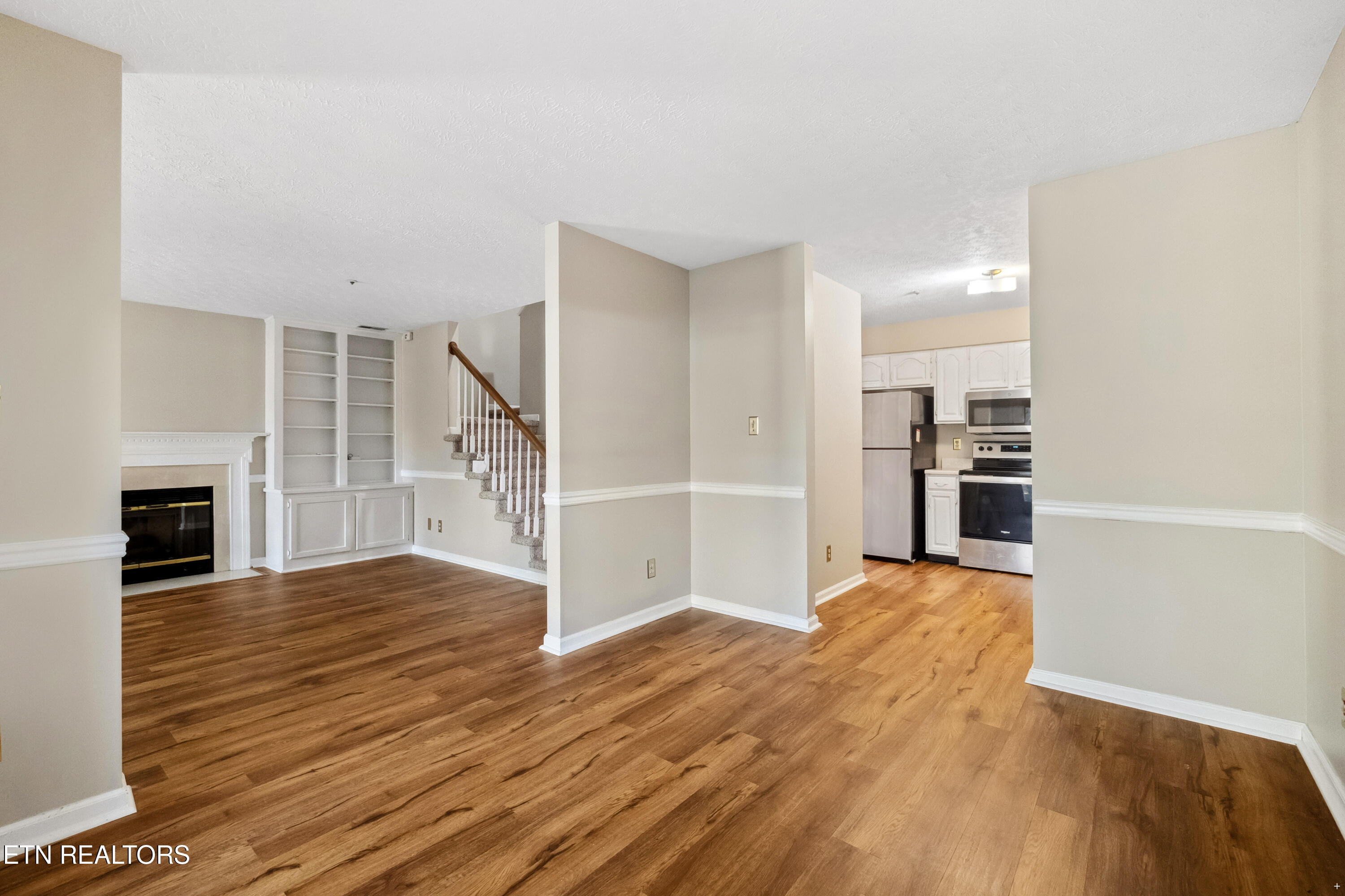 8611 Old Carriage Court
