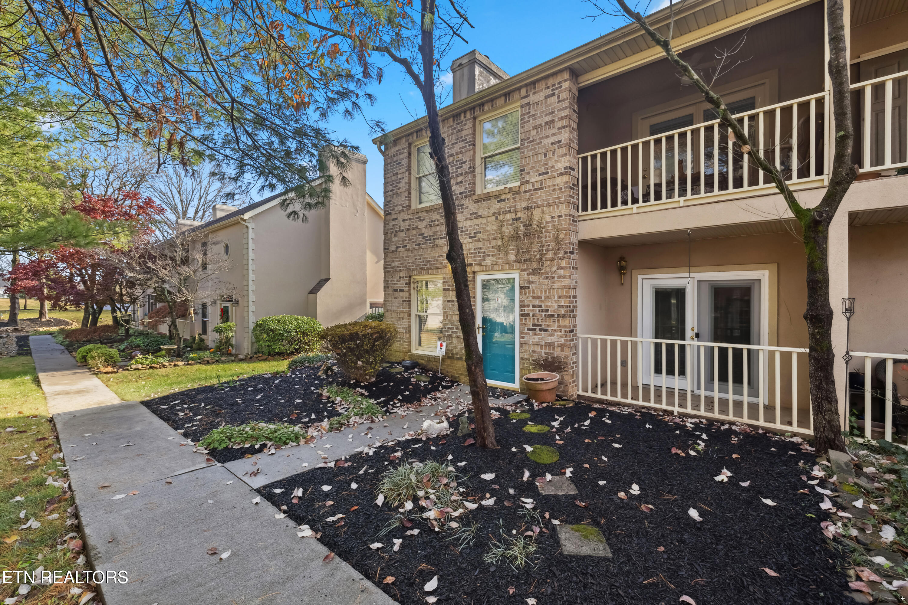 8611 Old Carriage Court