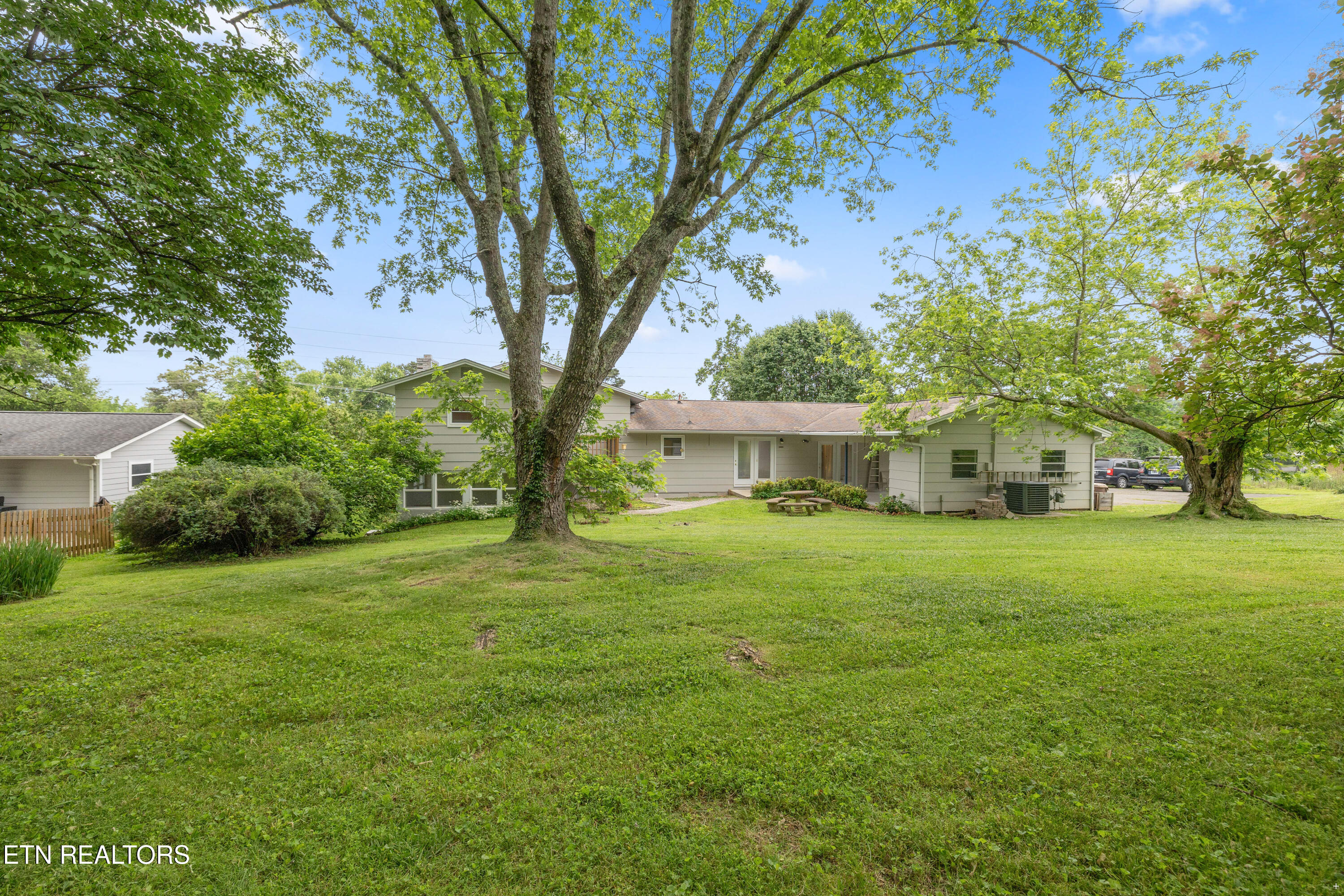 7613 Luscombe Drive