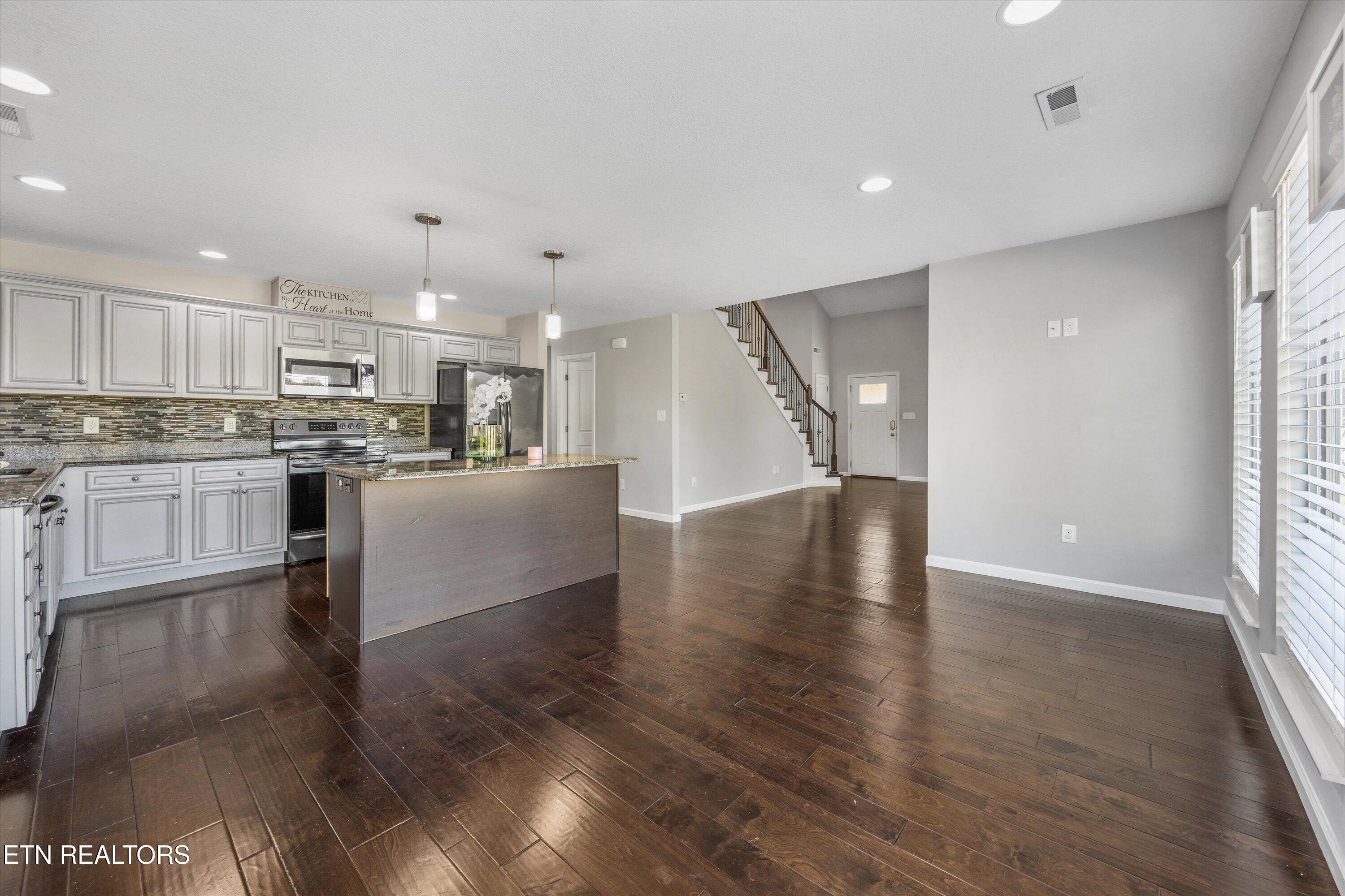 2551 Ancient Oak Lane, Knoxville