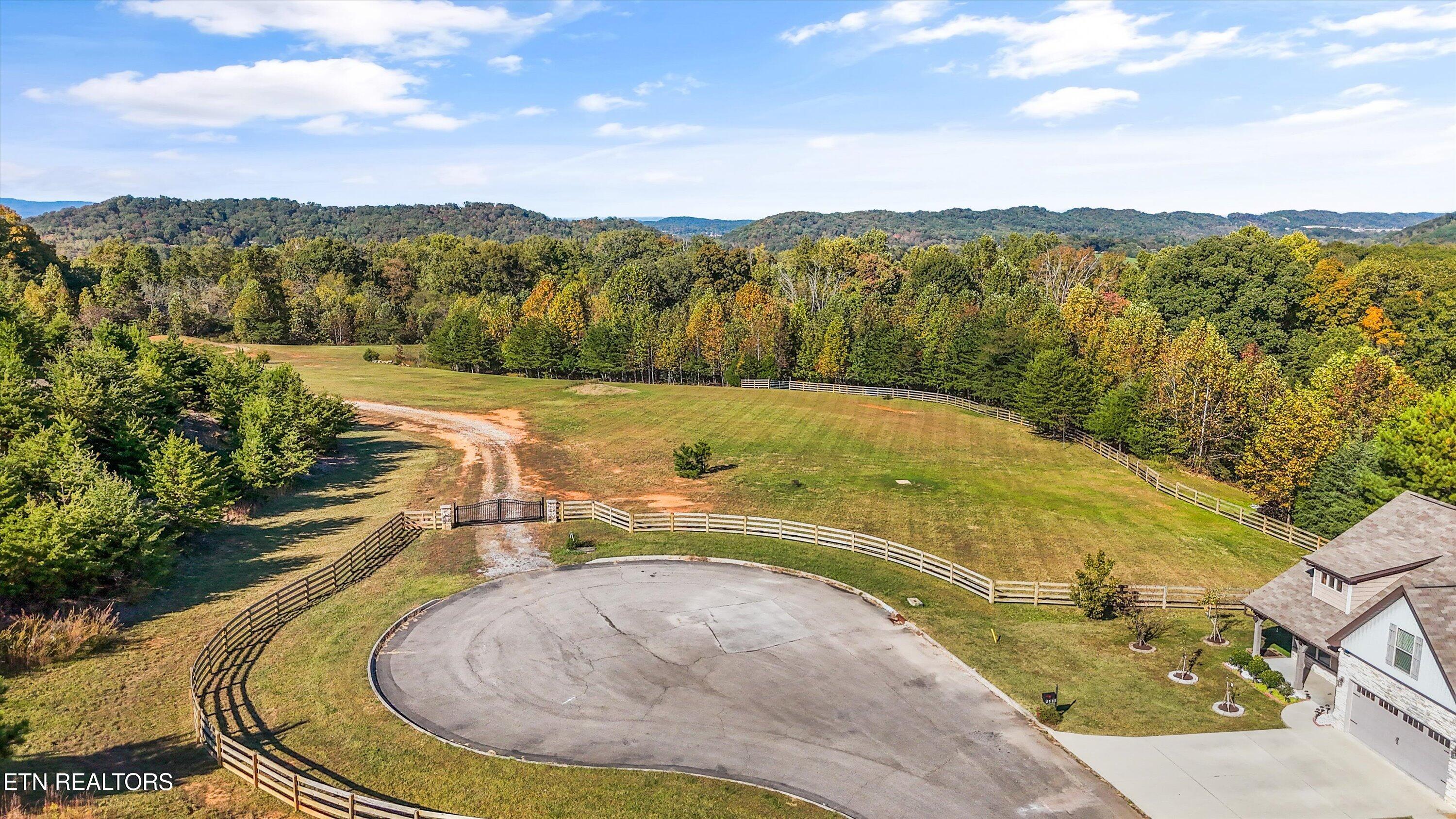 2551 Ancient Oak Lane, Knoxville