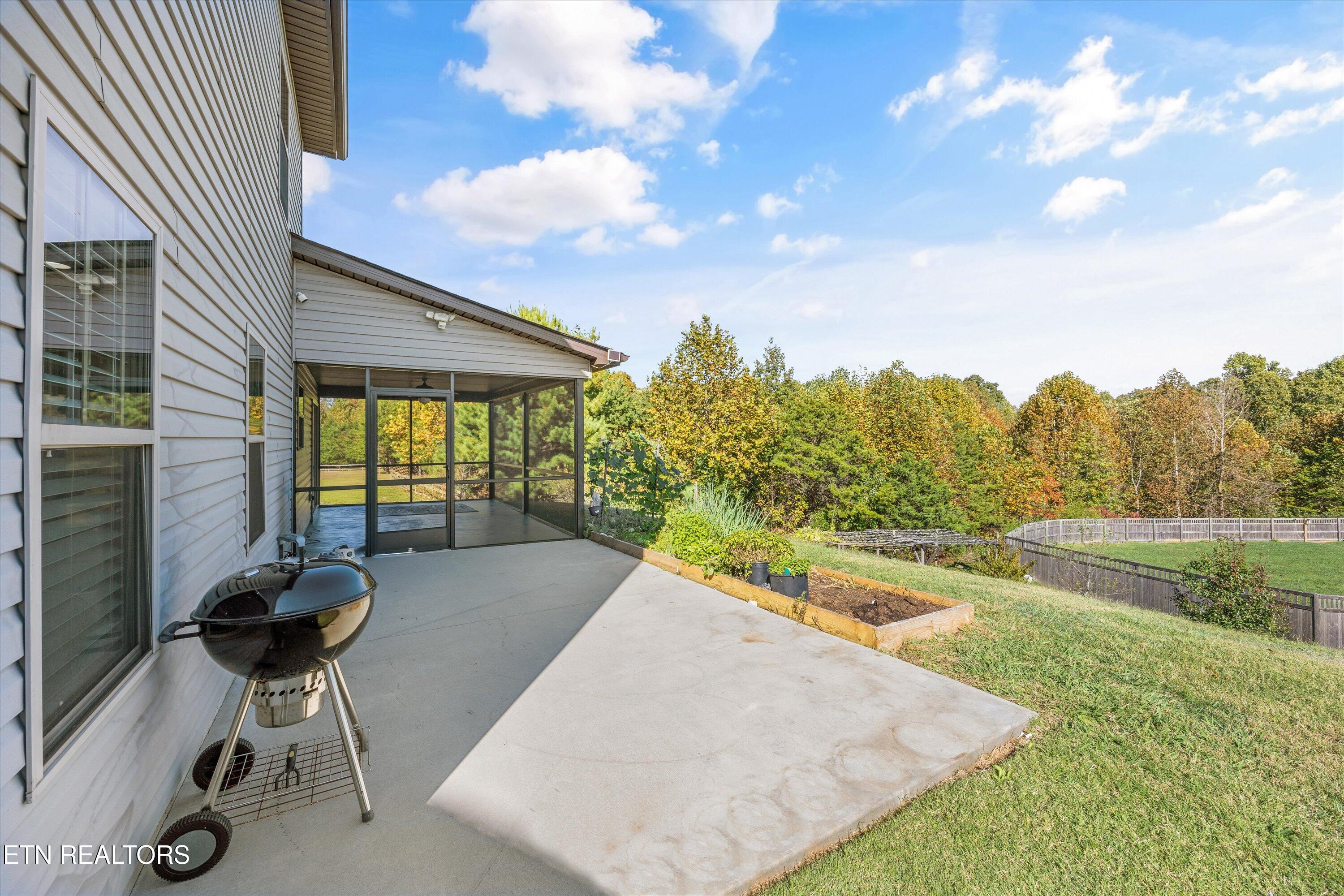 2551 Ancient Oak Lane, Knoxville