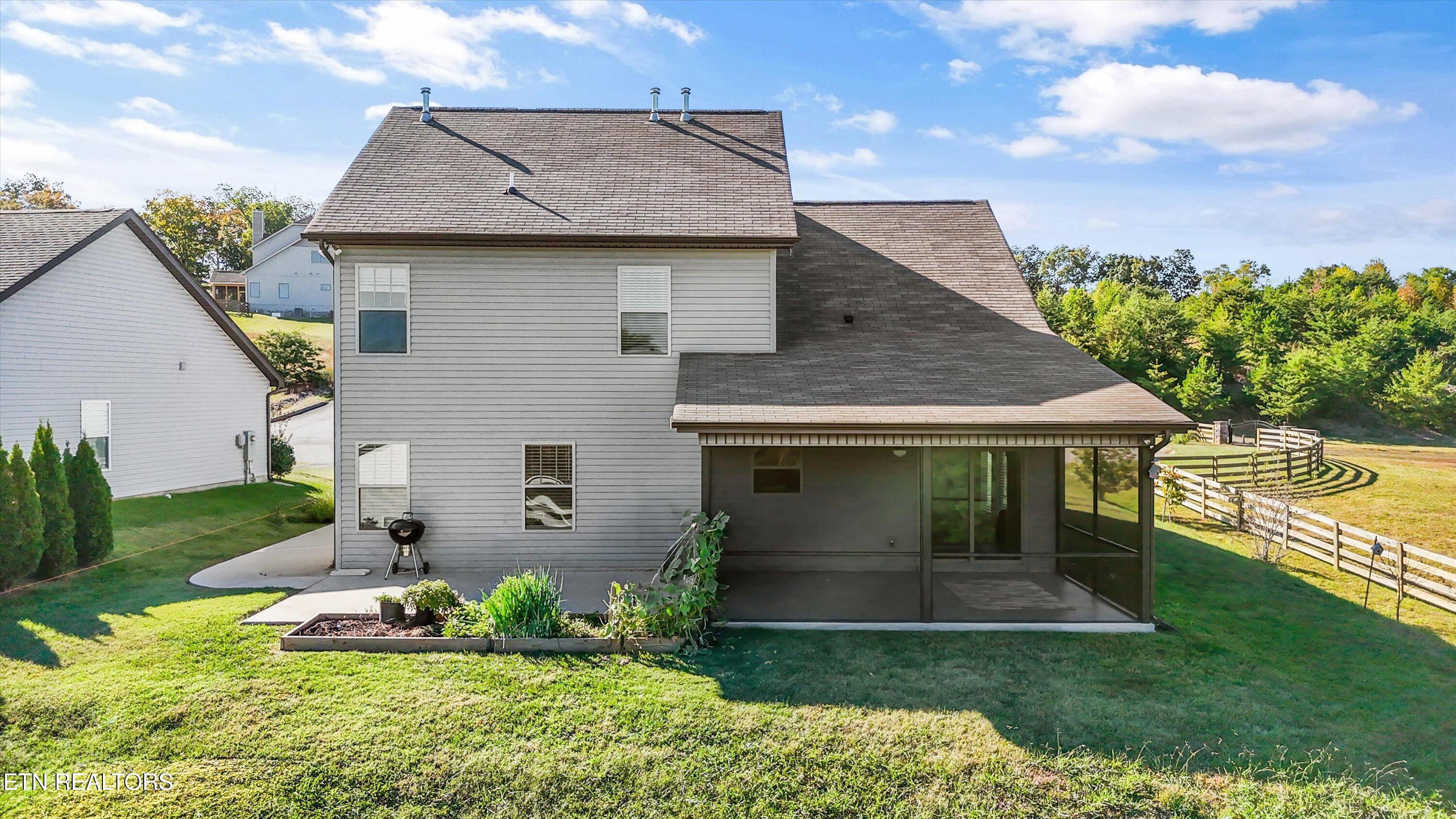 2551 Ancient Oak Lane, Knoxville