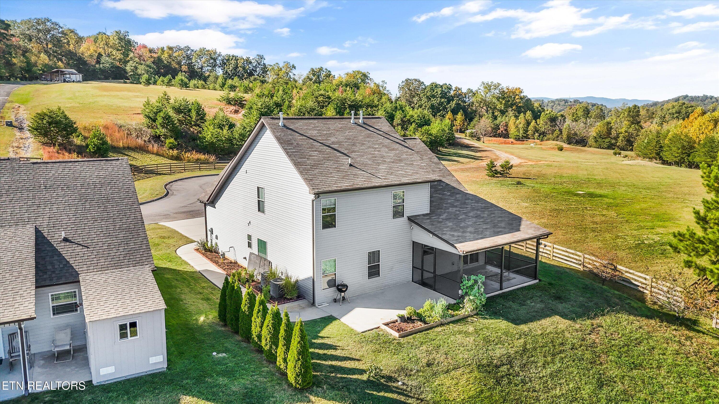 2551 Ancient Oak Lane, Knoxville