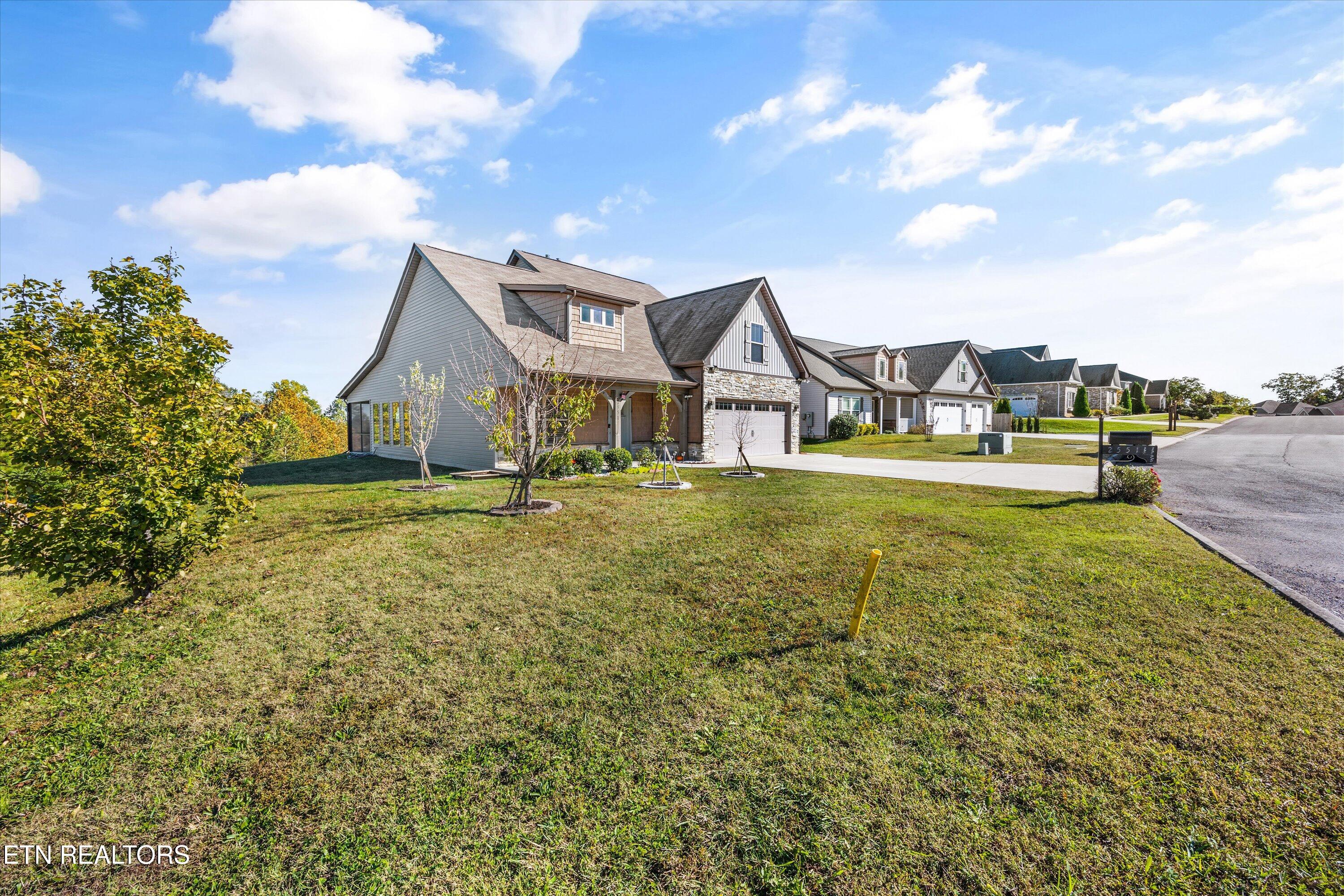 2551 Ancient Oak Lane, Knoxville