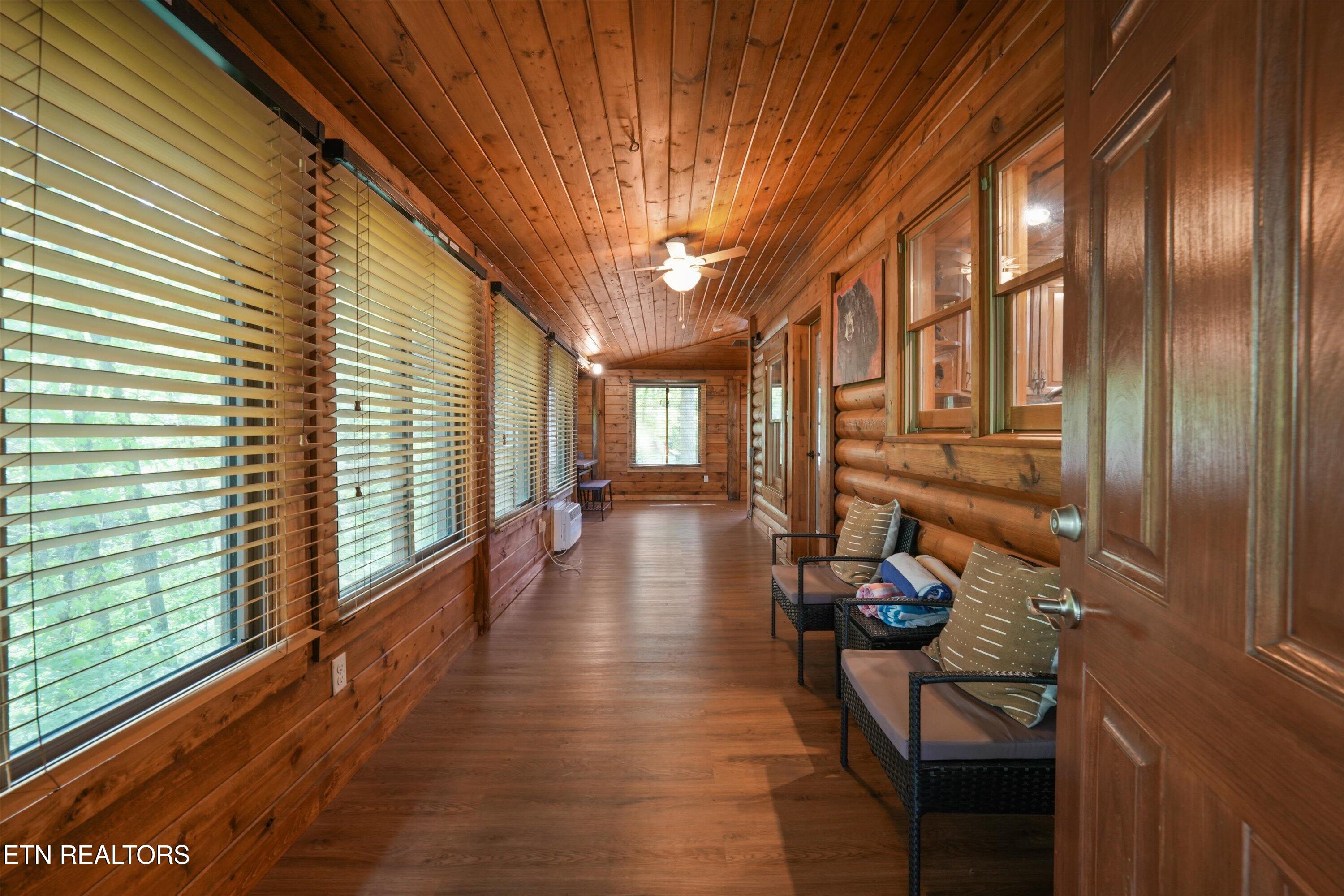 716 Country Oaks Drive
