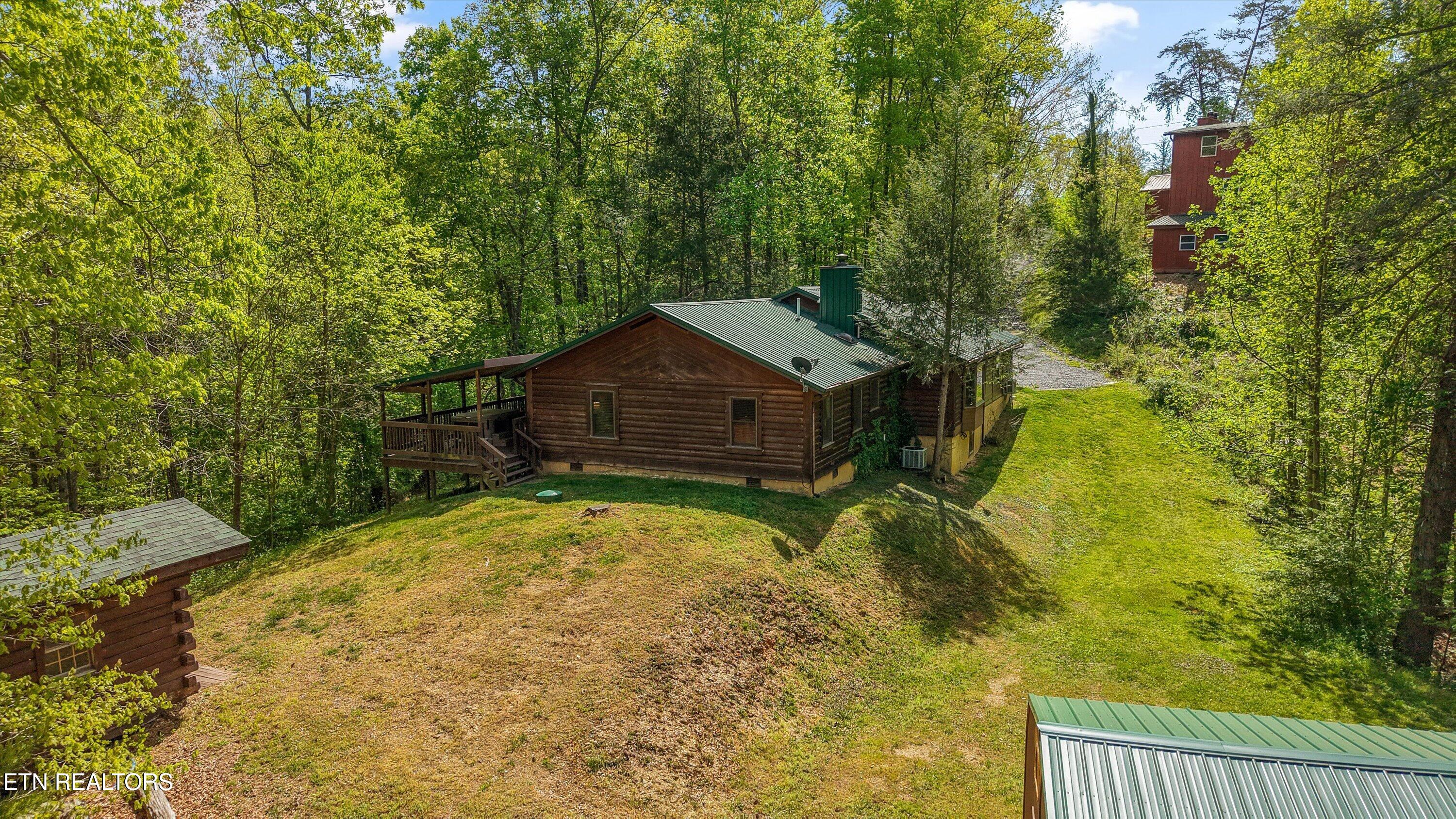 716 Country Oaks Drive