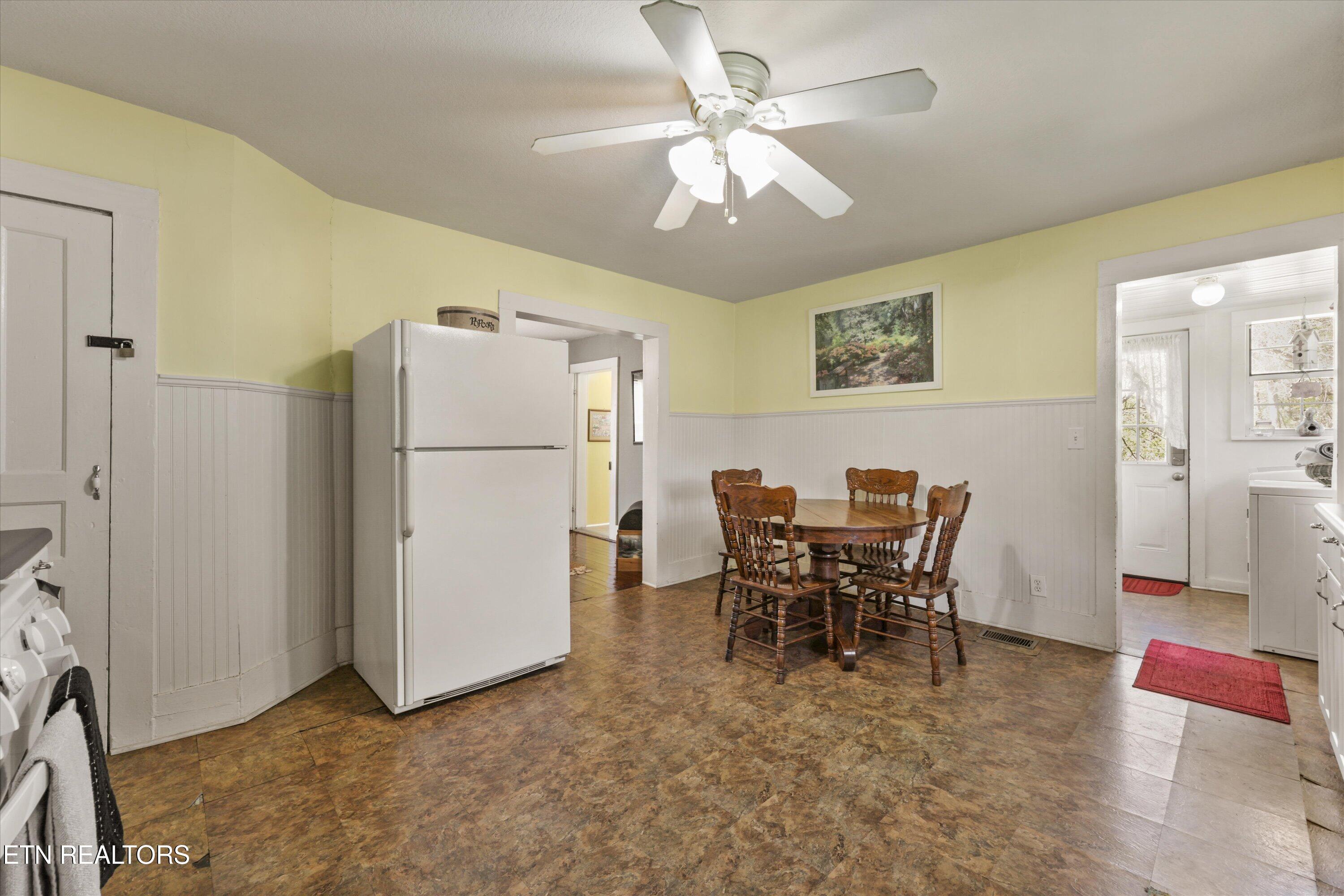 7637 E Lamar Alex Pkwy