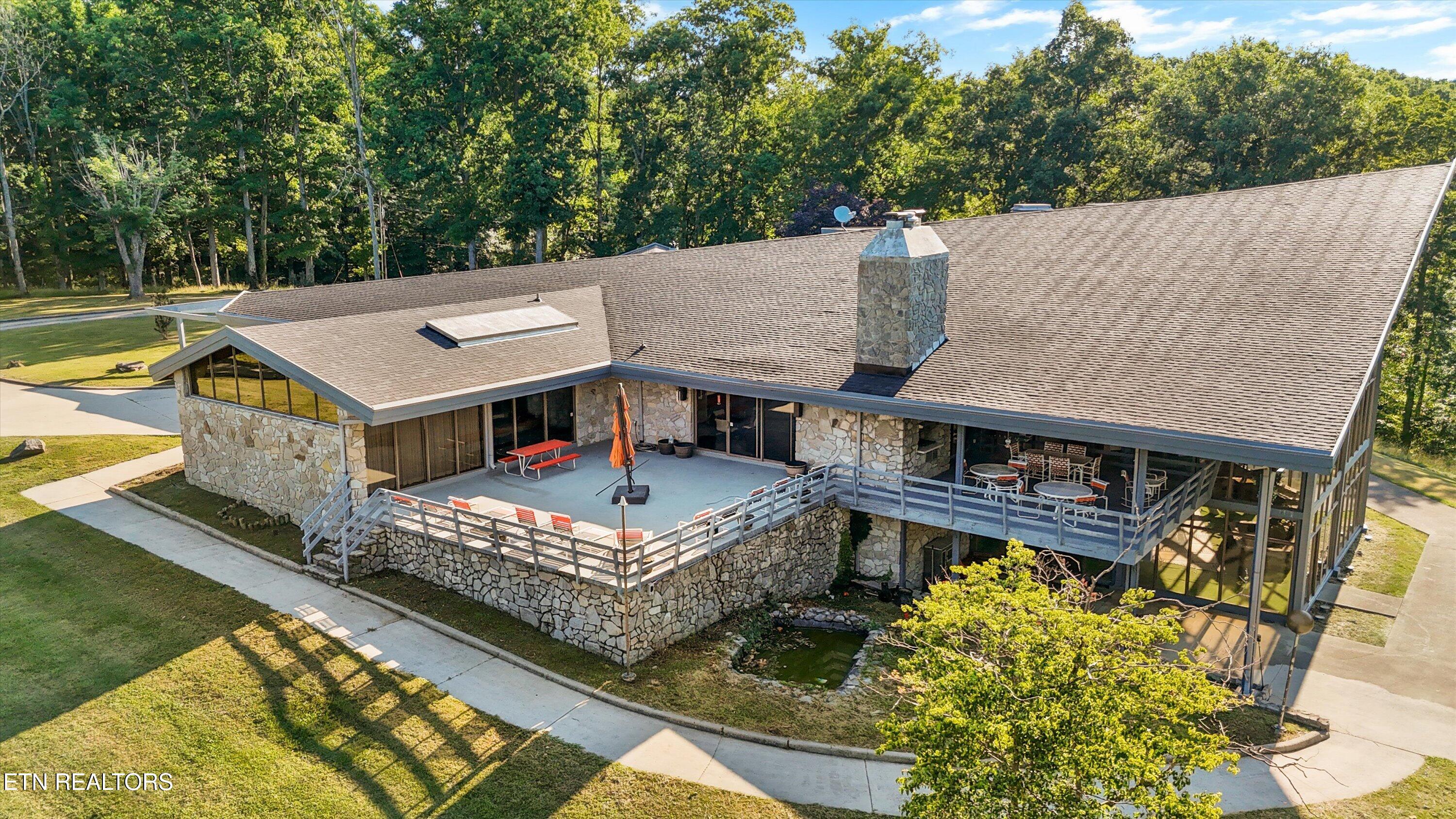 1527 Terry Rd