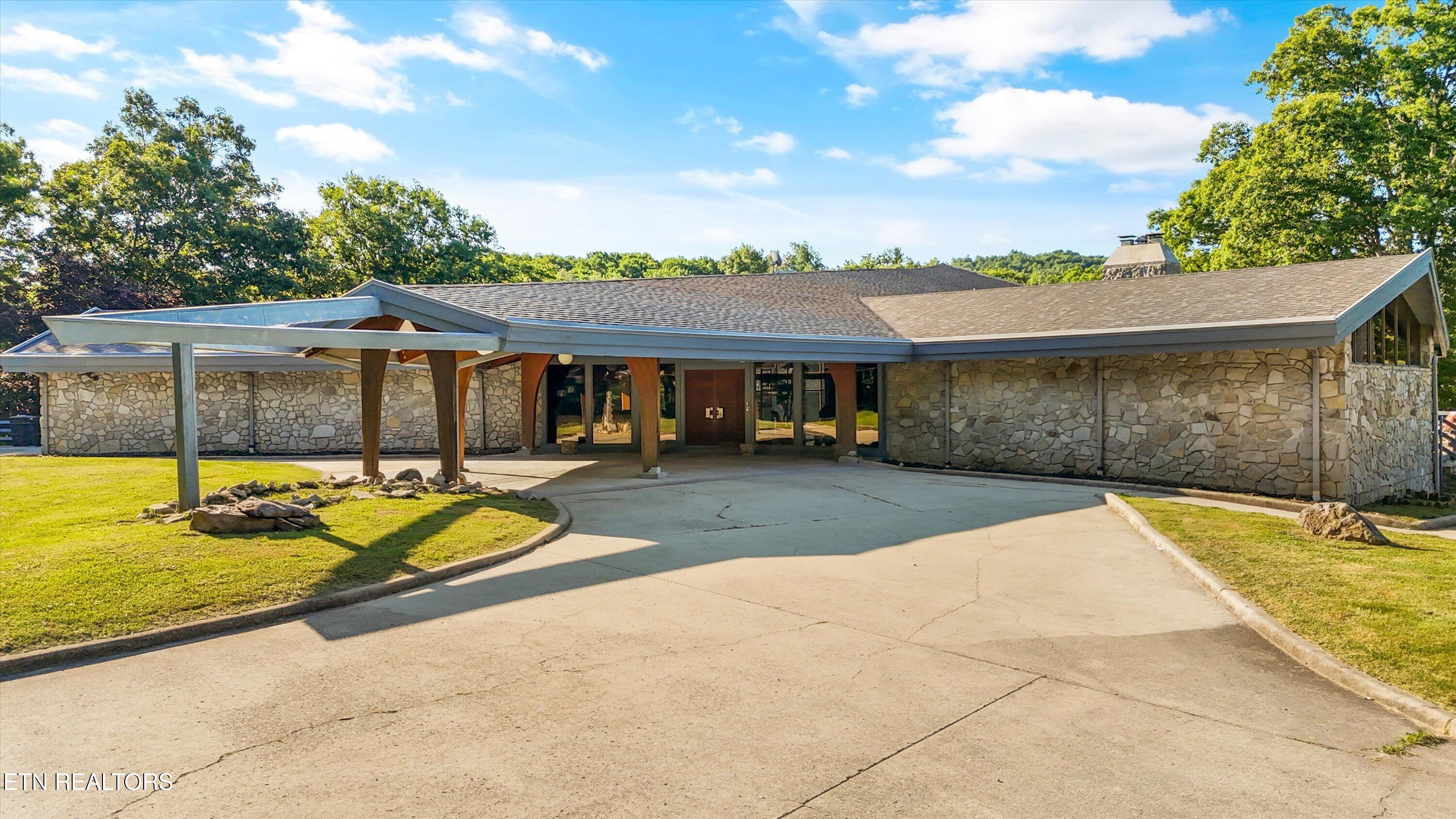1527 Terry Rd